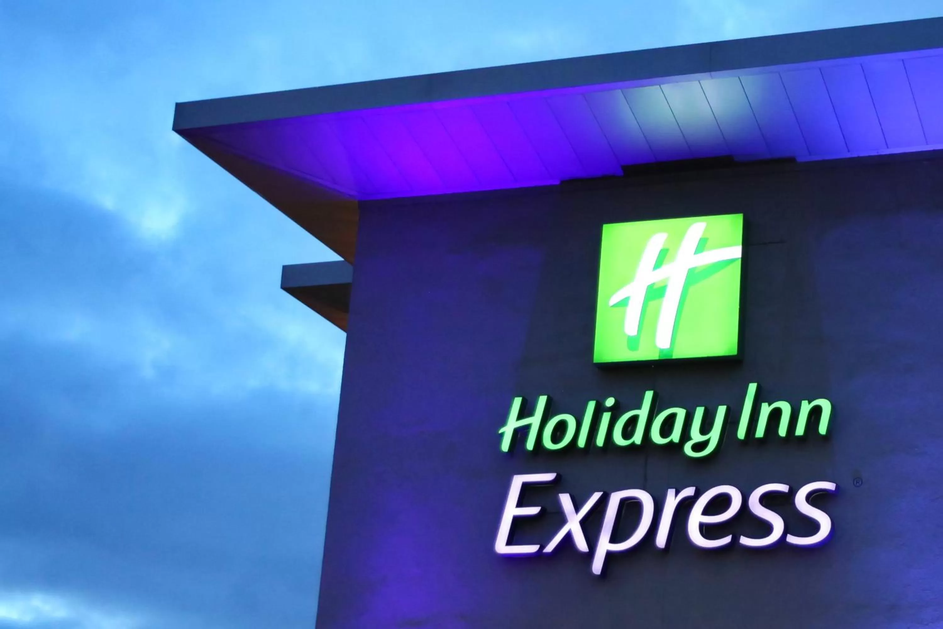 Property building in Holiday Inn Express Birmingham Redditch by IHG