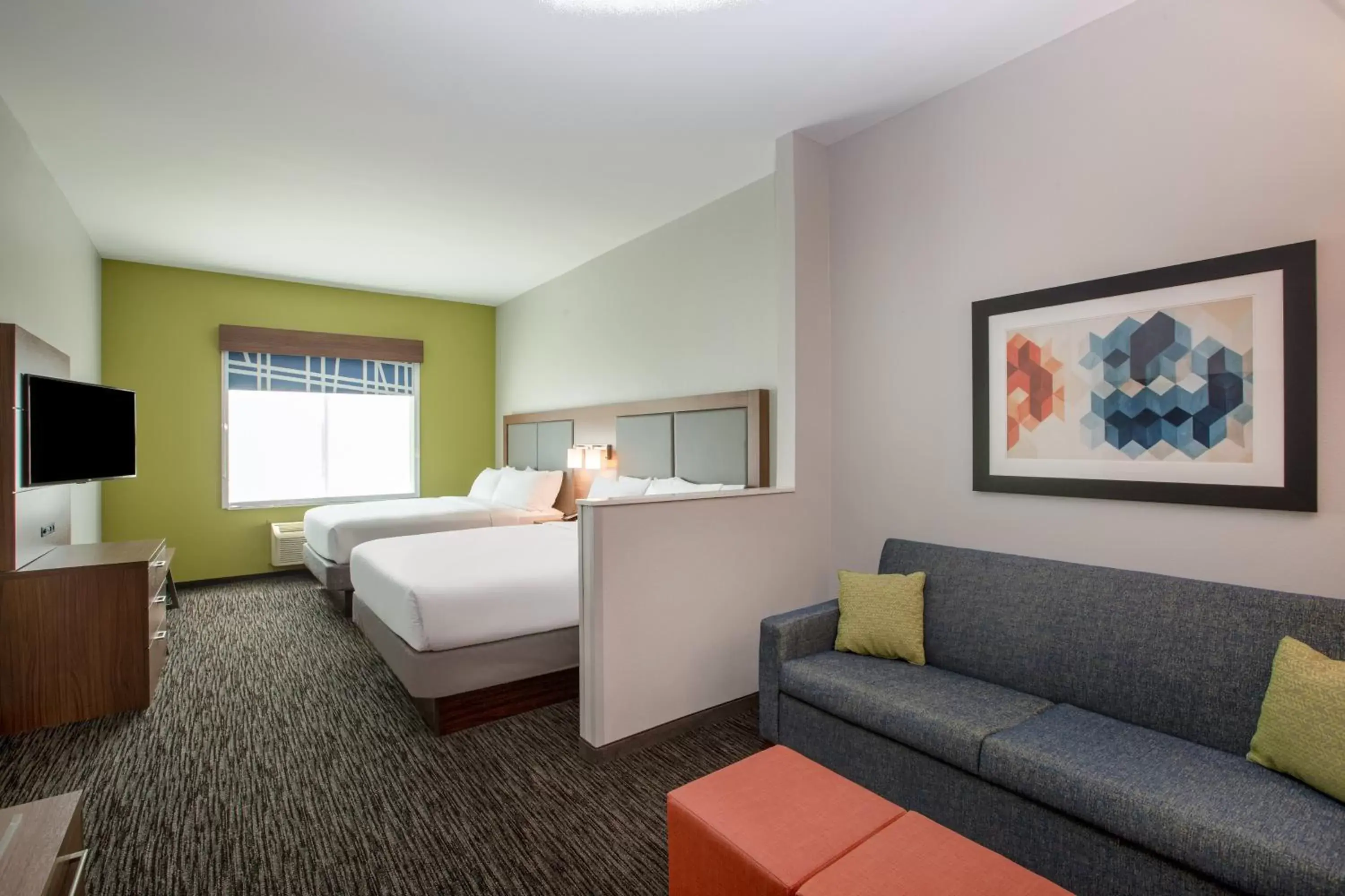 Photo of the whole room, Seating Area in Holiday Inn Express Hotel & Suites Columbus, an IHG Hotel