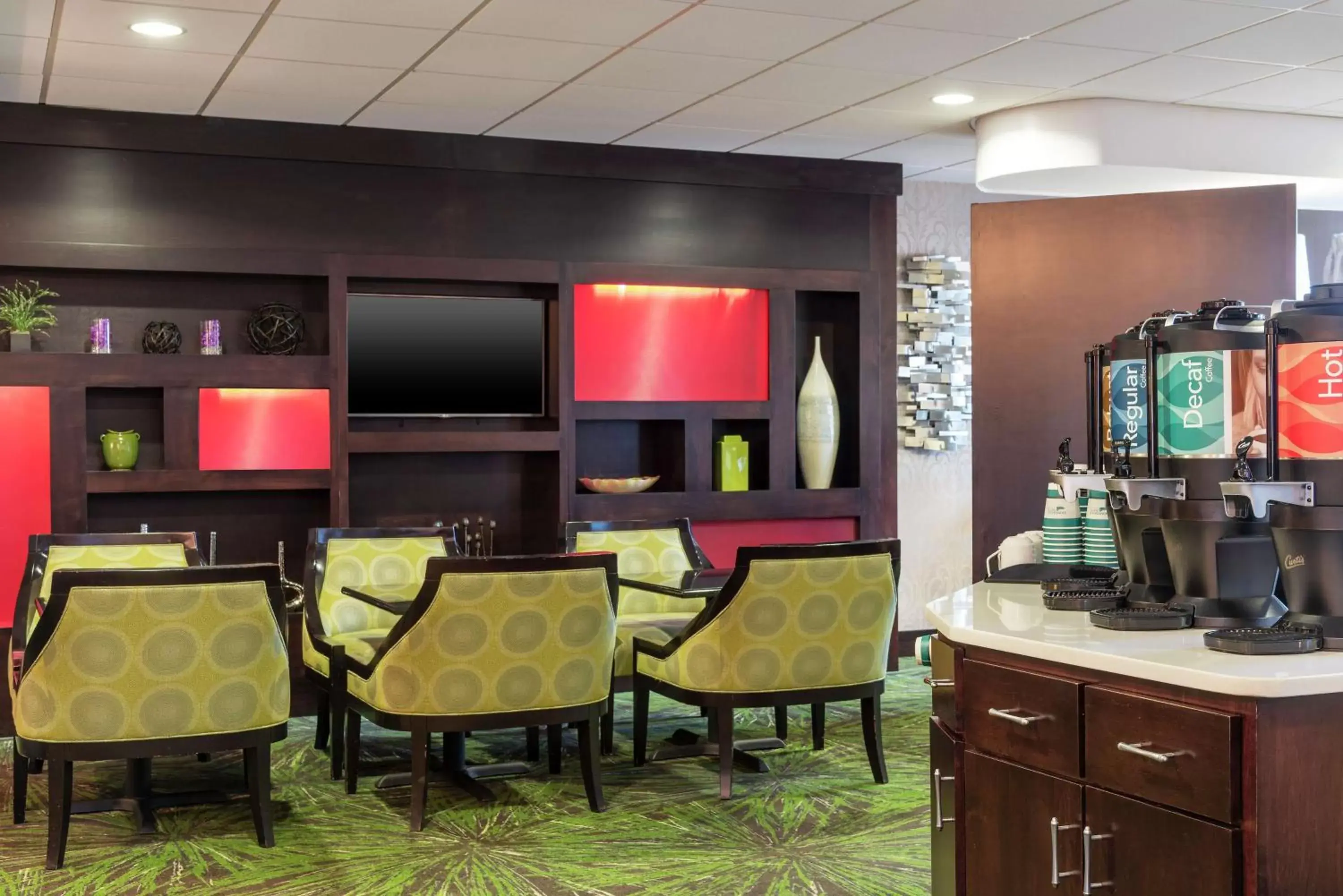 Dining area in Homewood Suites by Hilton Columbus/Polaris