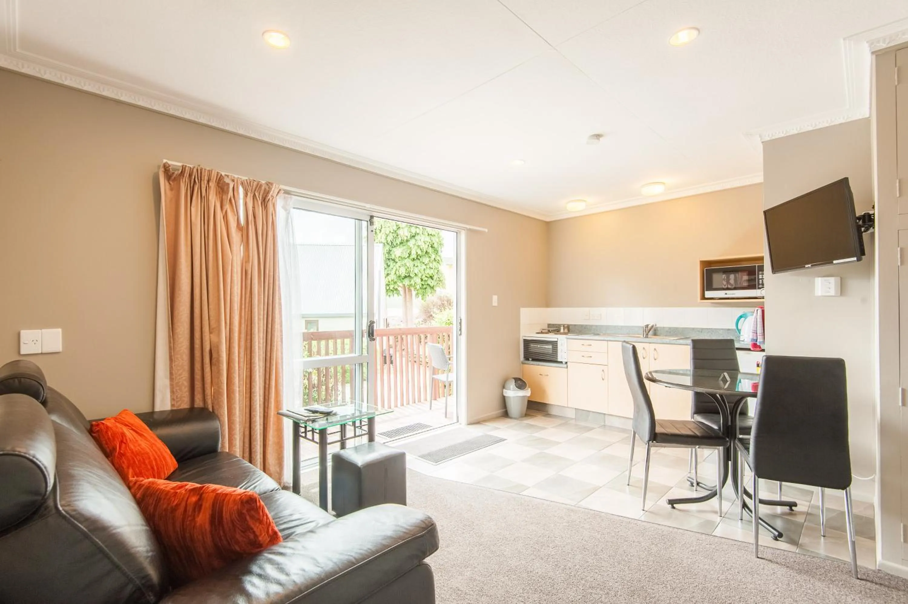 Kitchen or kitchenette in Manuka Crescent Motel