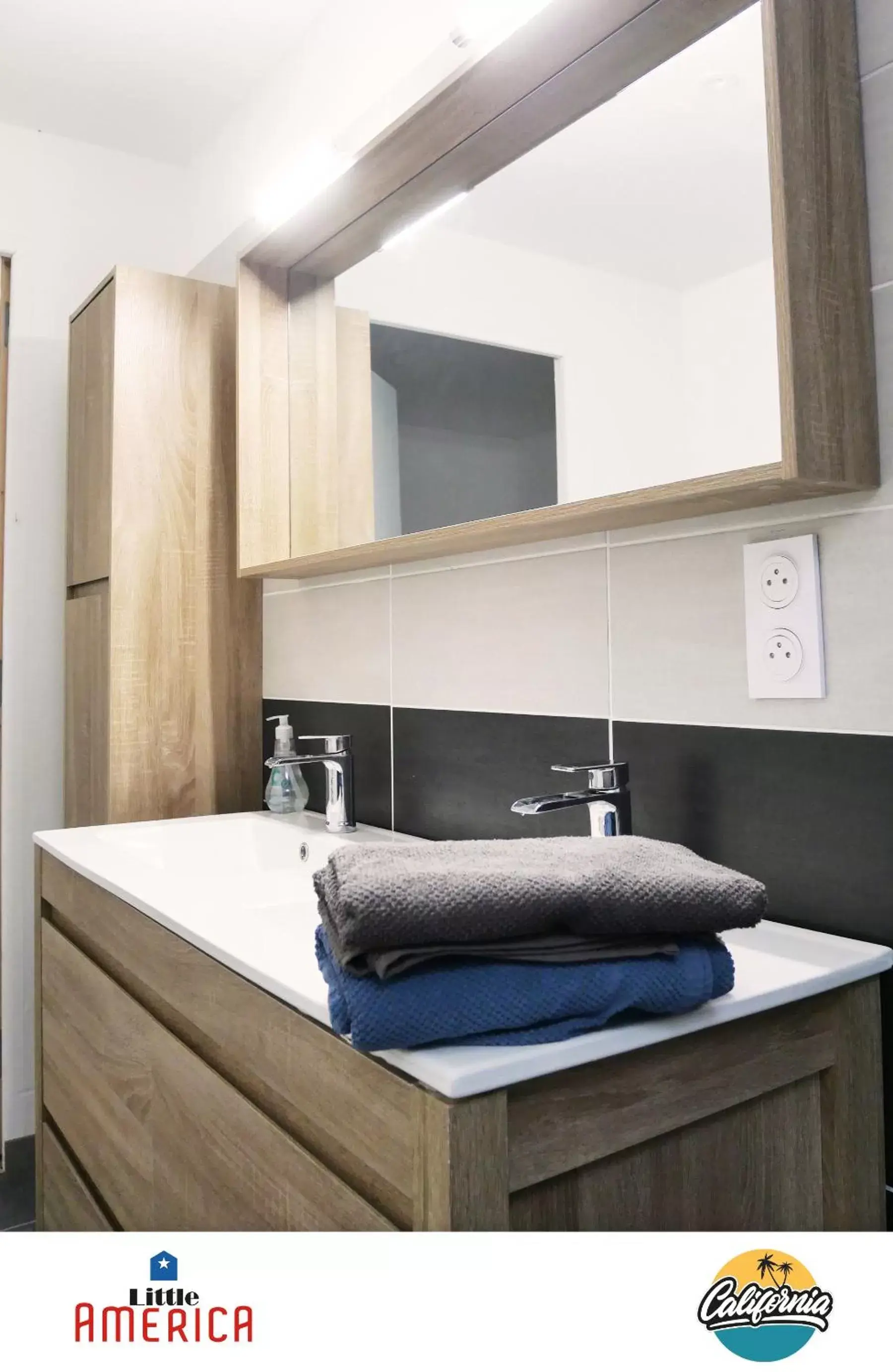 Bathroom in Little America - Appart Hôtel 3km Futuroscope
