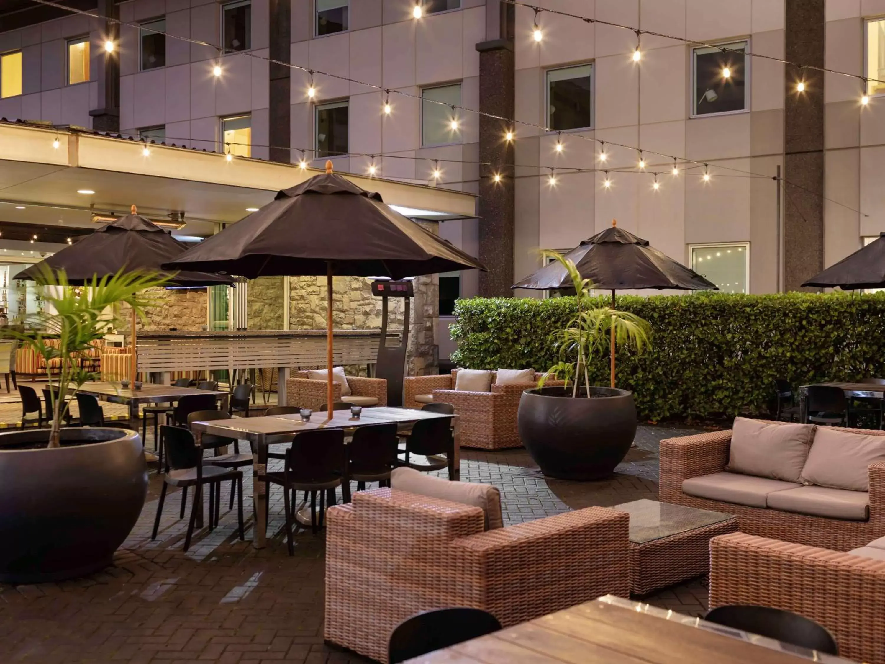 Lounge or bar, Restaurant/Places to Eat in Novotel Auckland Ellerslie