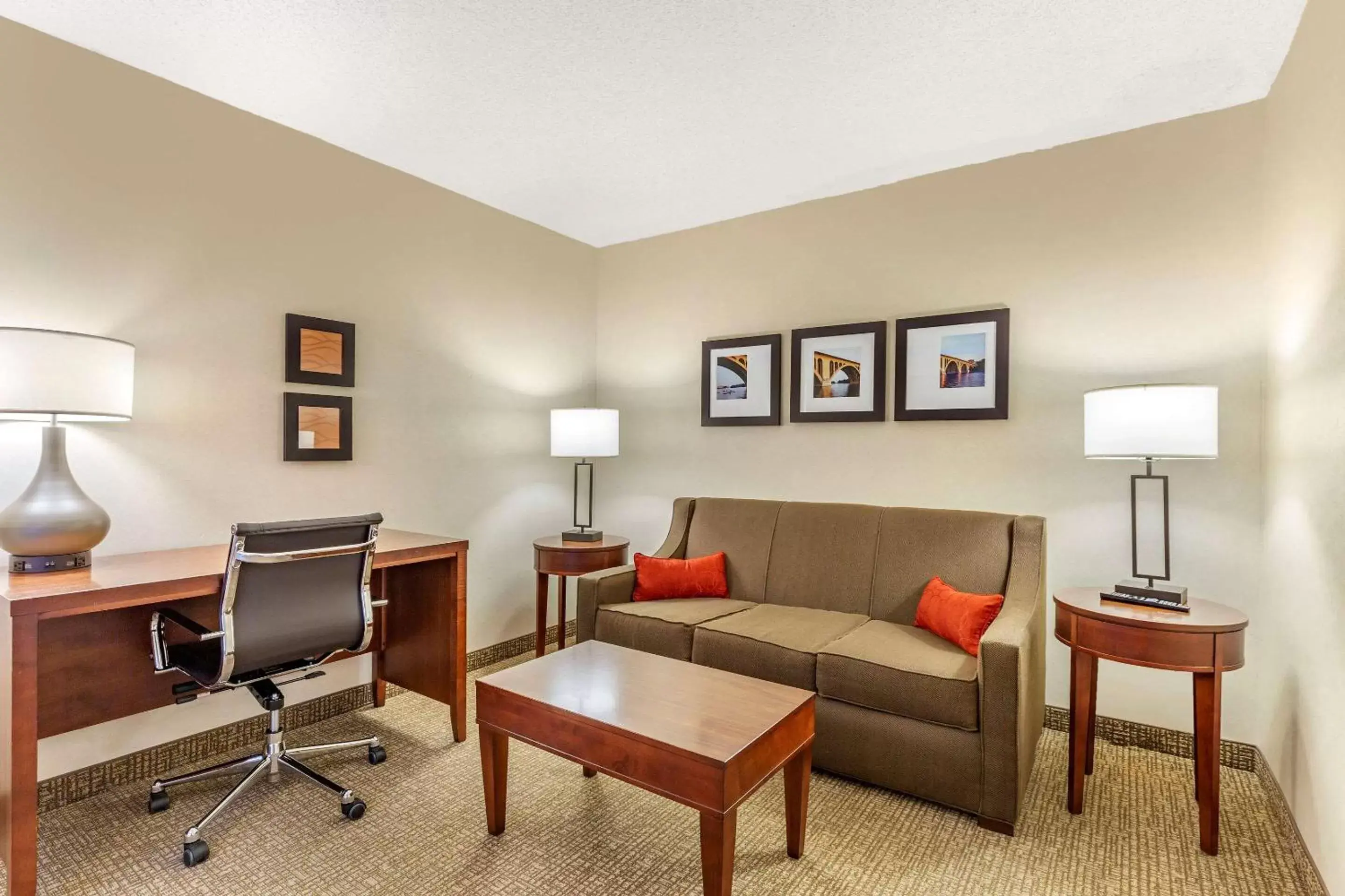 Photo of the whole room, Seating Area in Comfort Inn Quantico