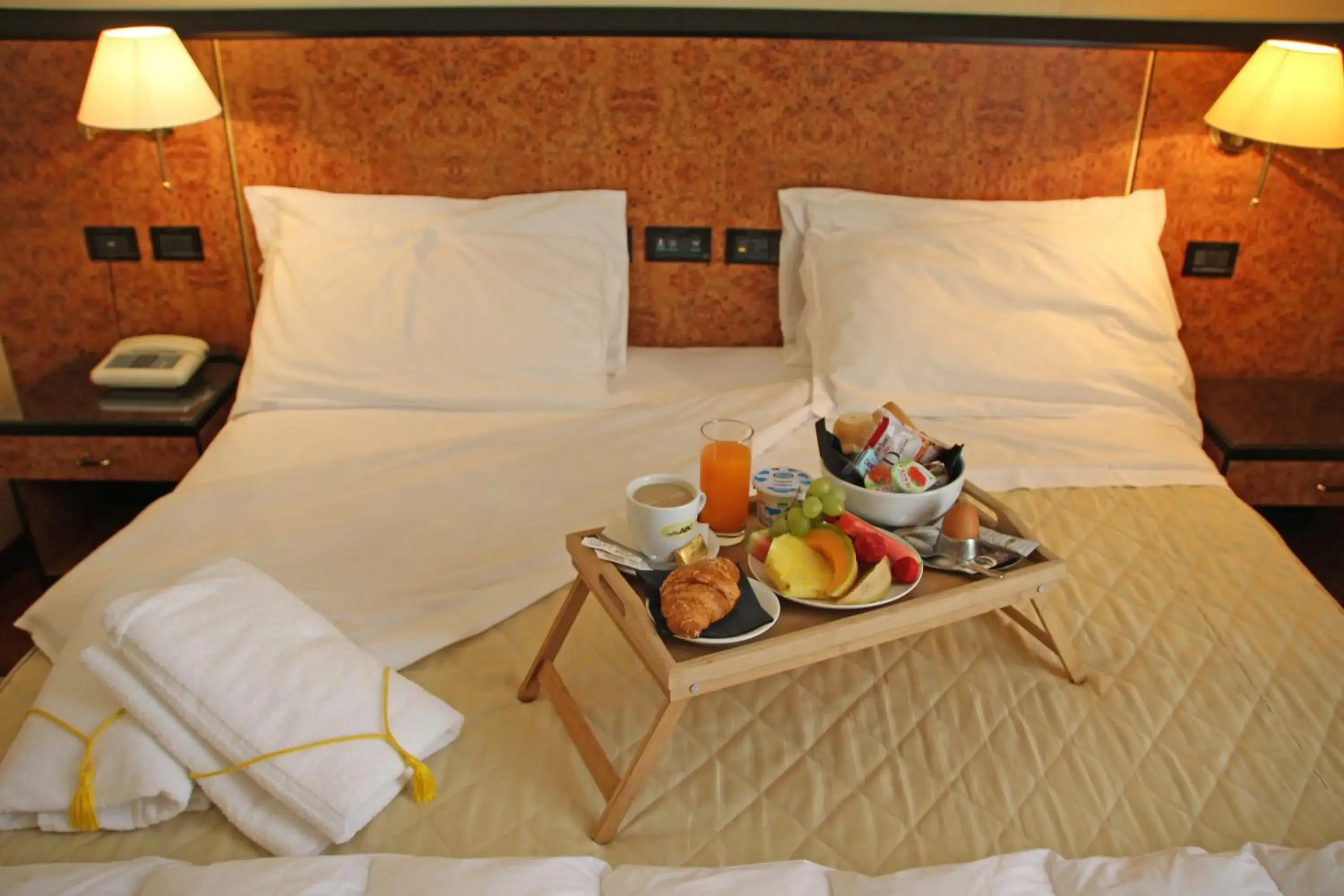 Bedroom, Bed in Park Hotel Villa Leon d'Oro Bedroom, Bed in Park Hotel Villa Leon d'Oro