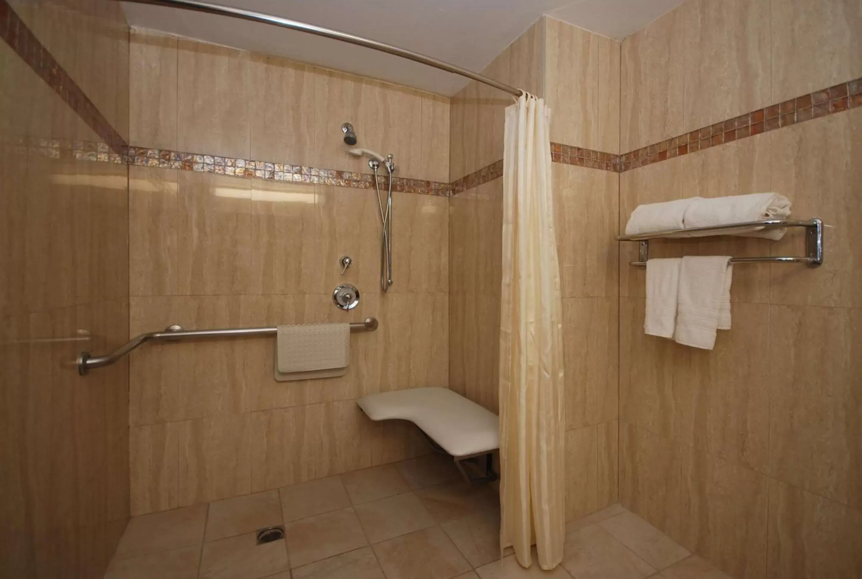 Bathroom in Best Western Los Angeles Worldport Hotel