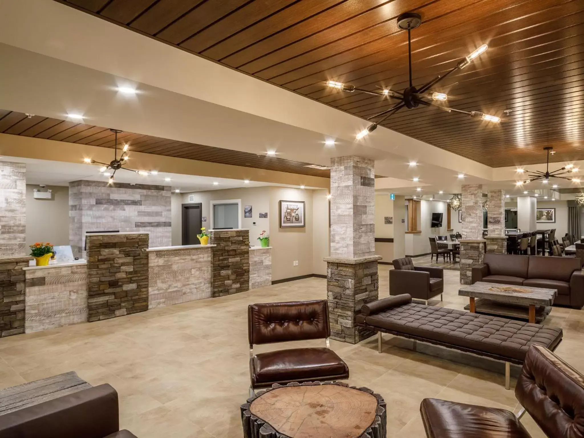 Lobby/Reception in Ramada by Wyndham Revelstoke