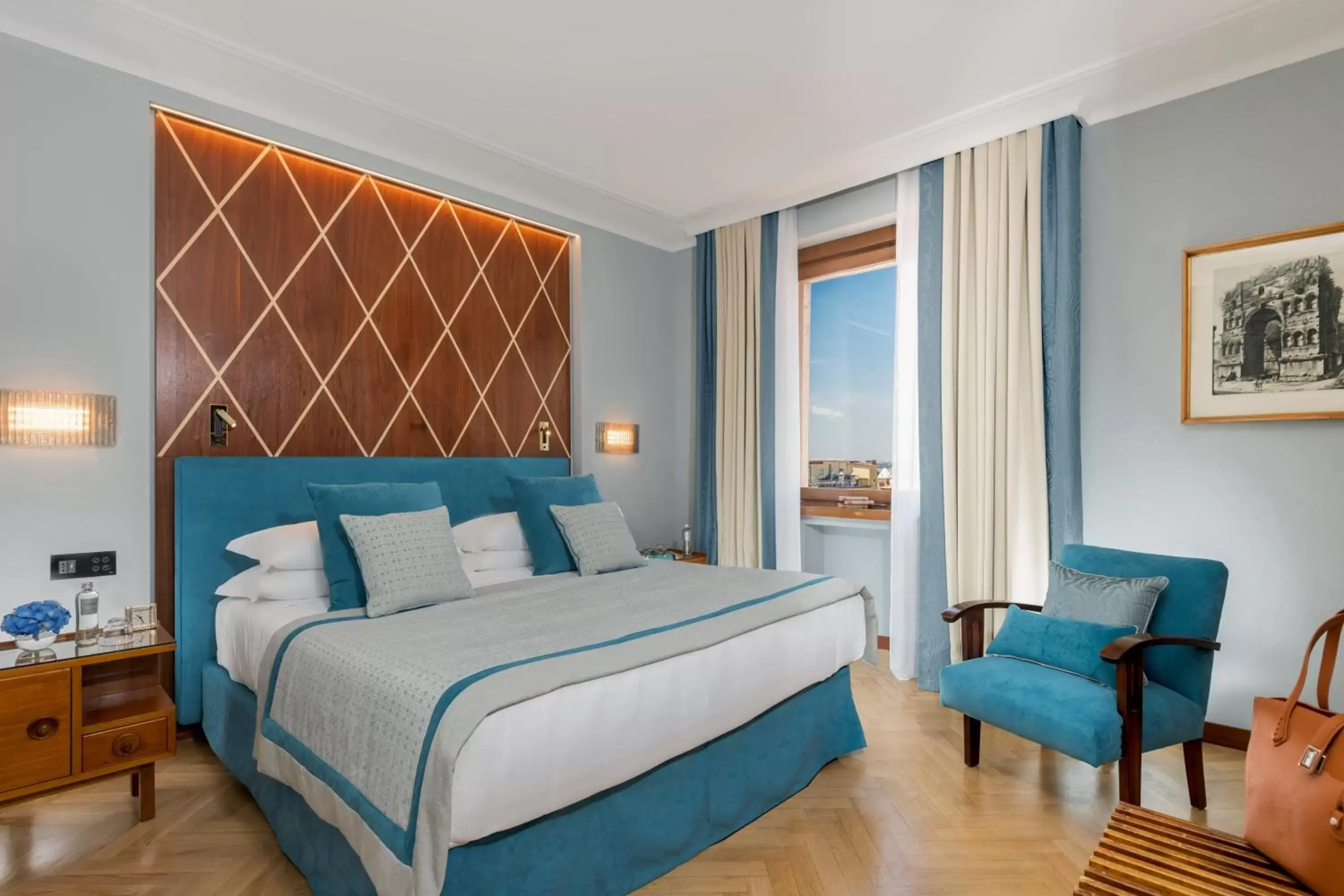 Bed in Bettoja Hotel Mediterraneo