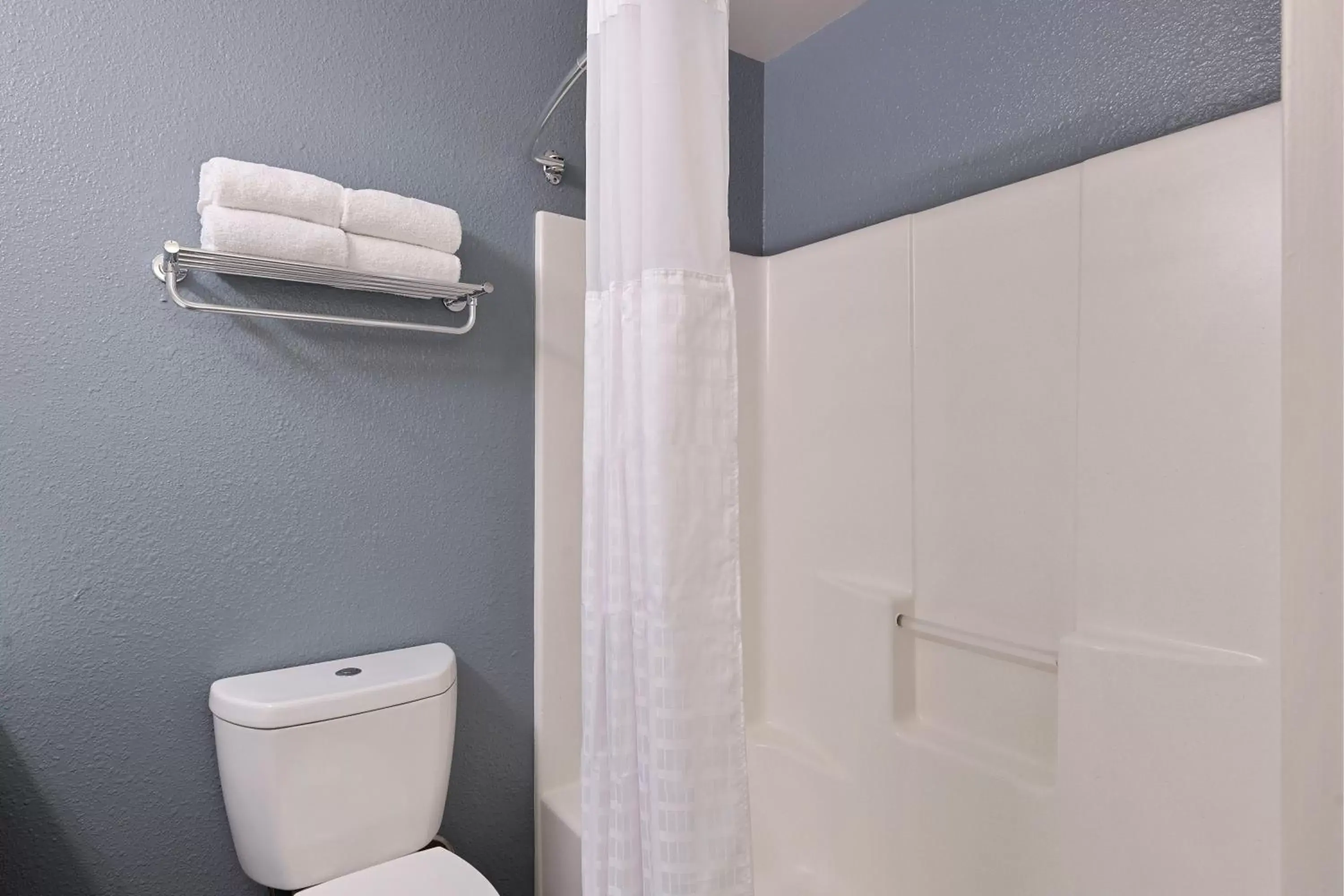 Bathroom in Extended Stay America Suites - Charlotte - Tyvola Rd