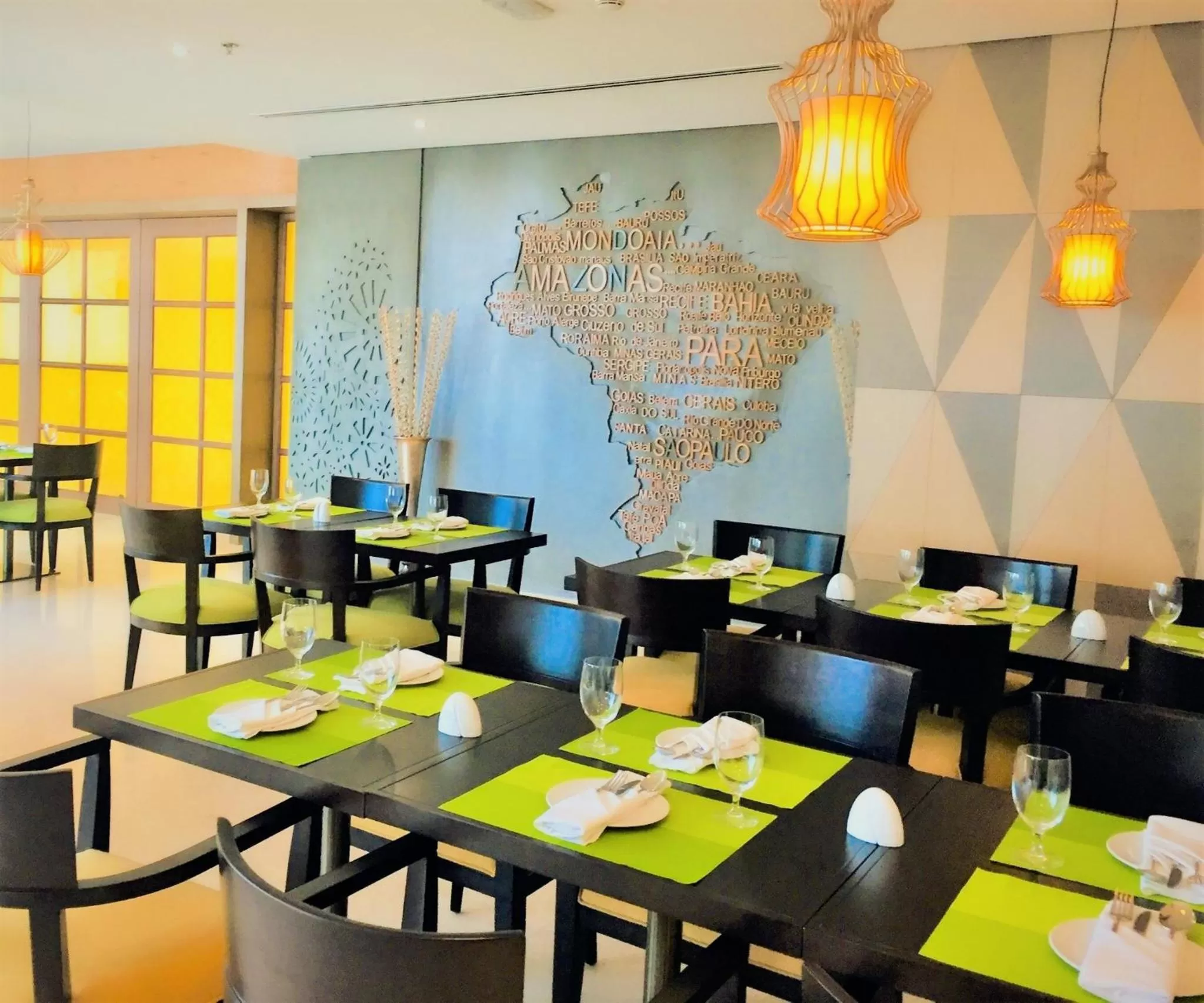 Restaurant/places to eat in Wyndham Garden Manama
