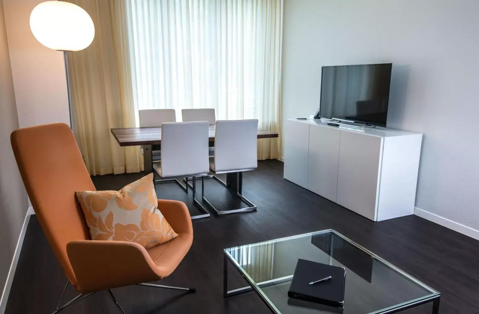 Living room, Seating Area in Parkhotel Zug