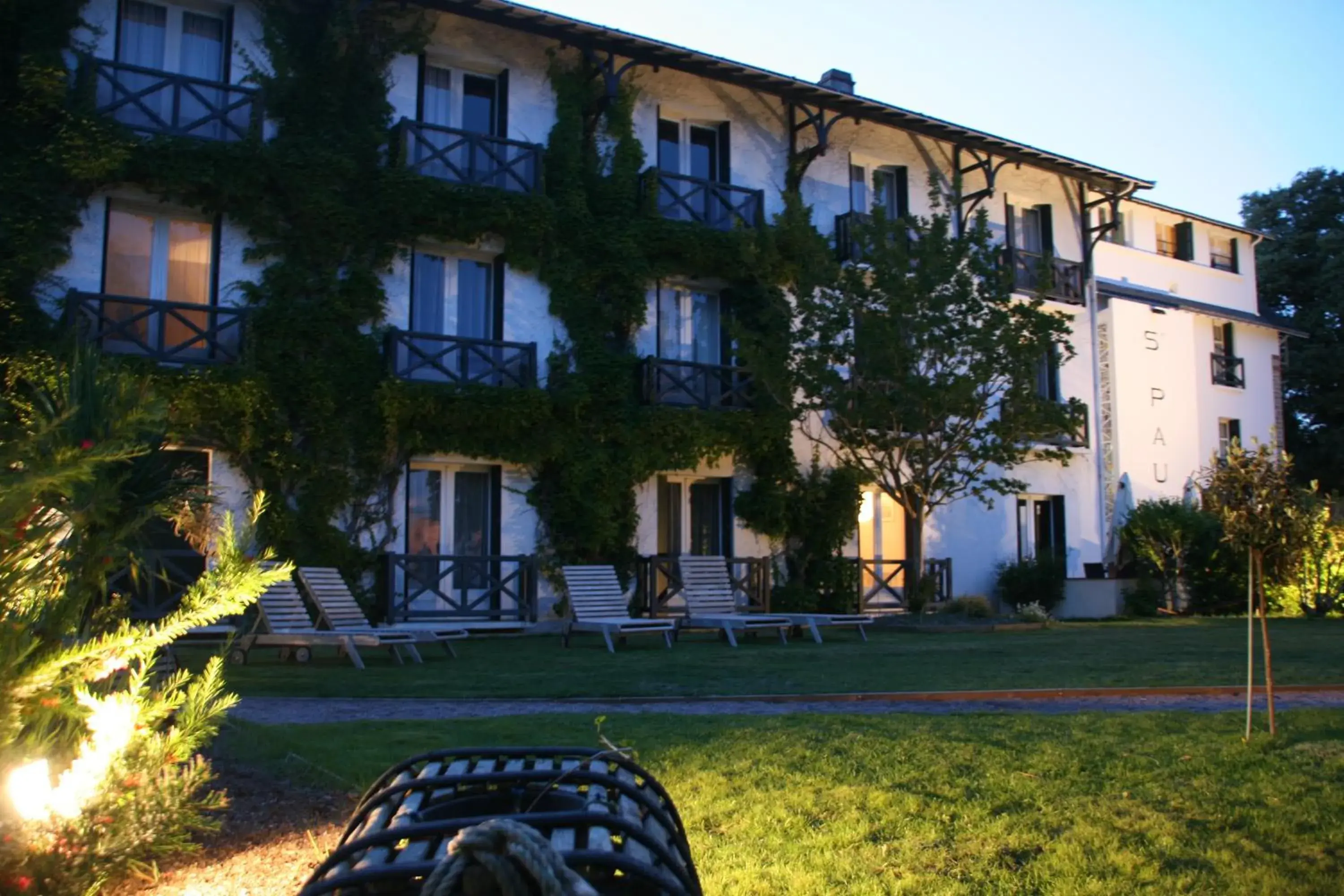 Facade/entrance, Property Building in Hotel Saint Paul