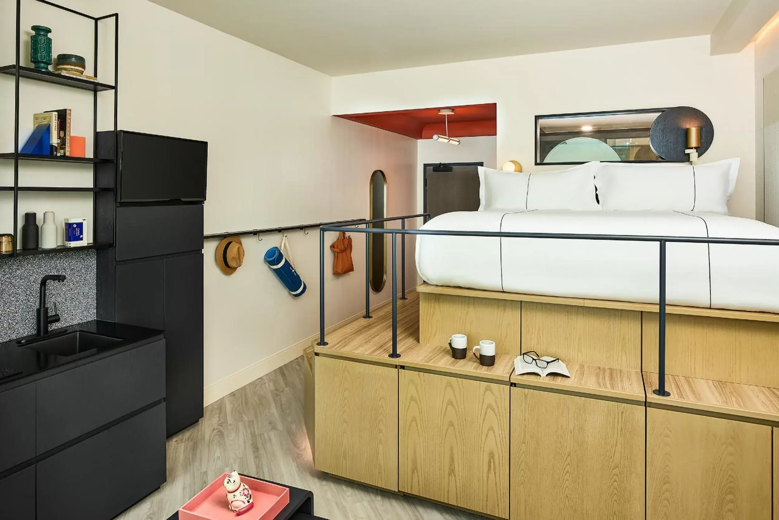 Bedroom, Kitchen/Kitchenette in Catbird Hotel