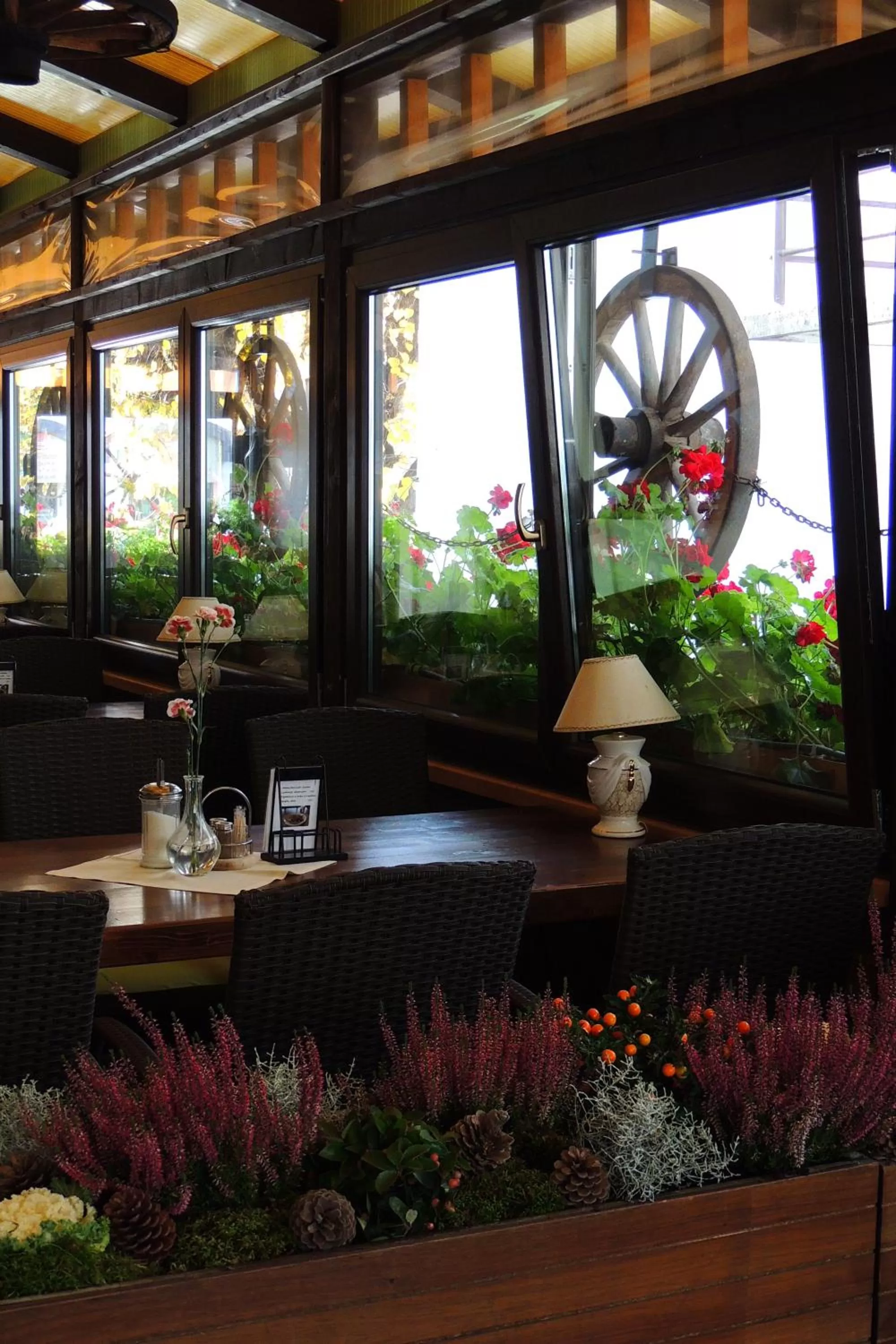 Restaurant/places to eat in Hotel Club