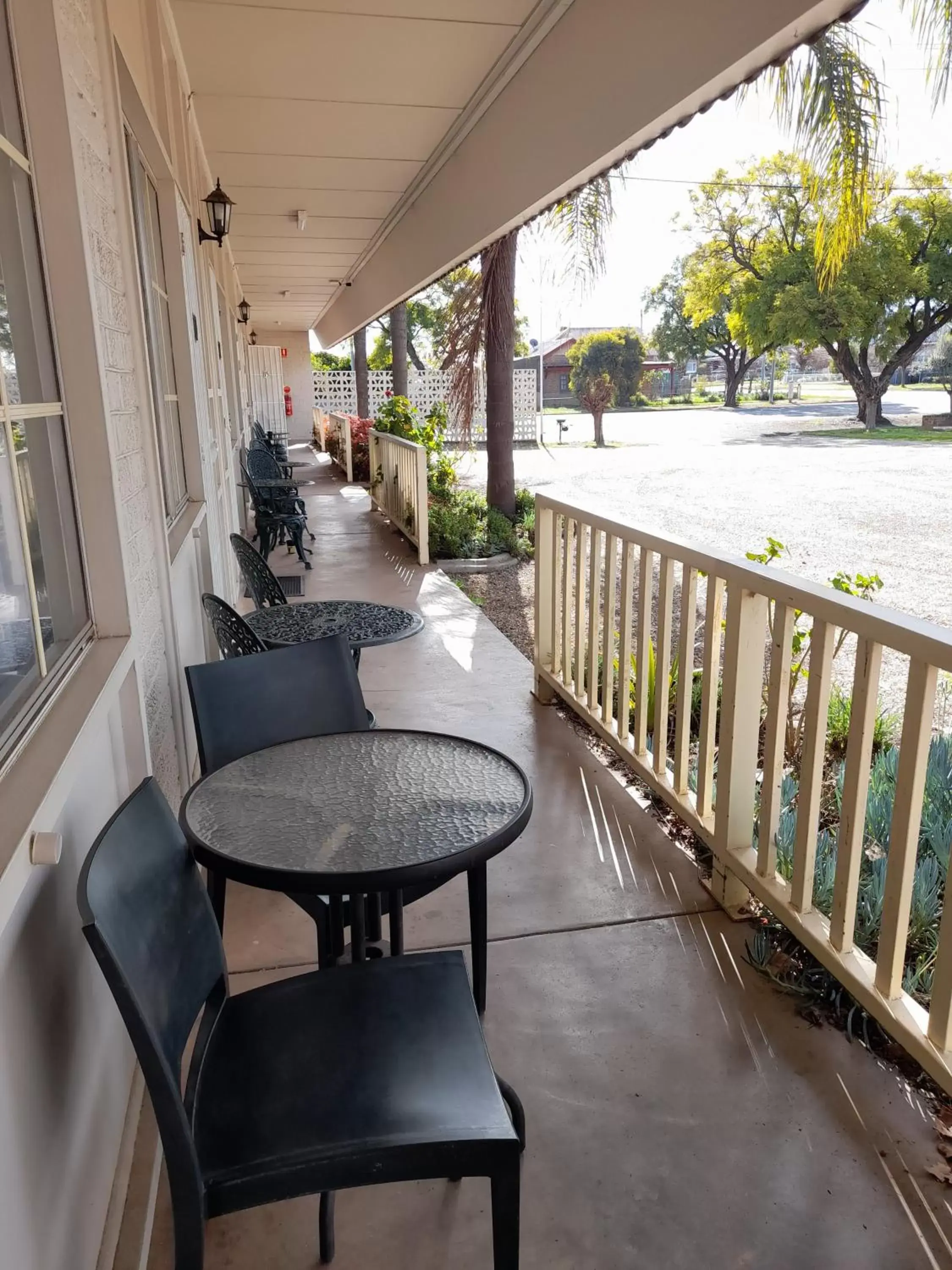 Patio in Aromet Motor Inn