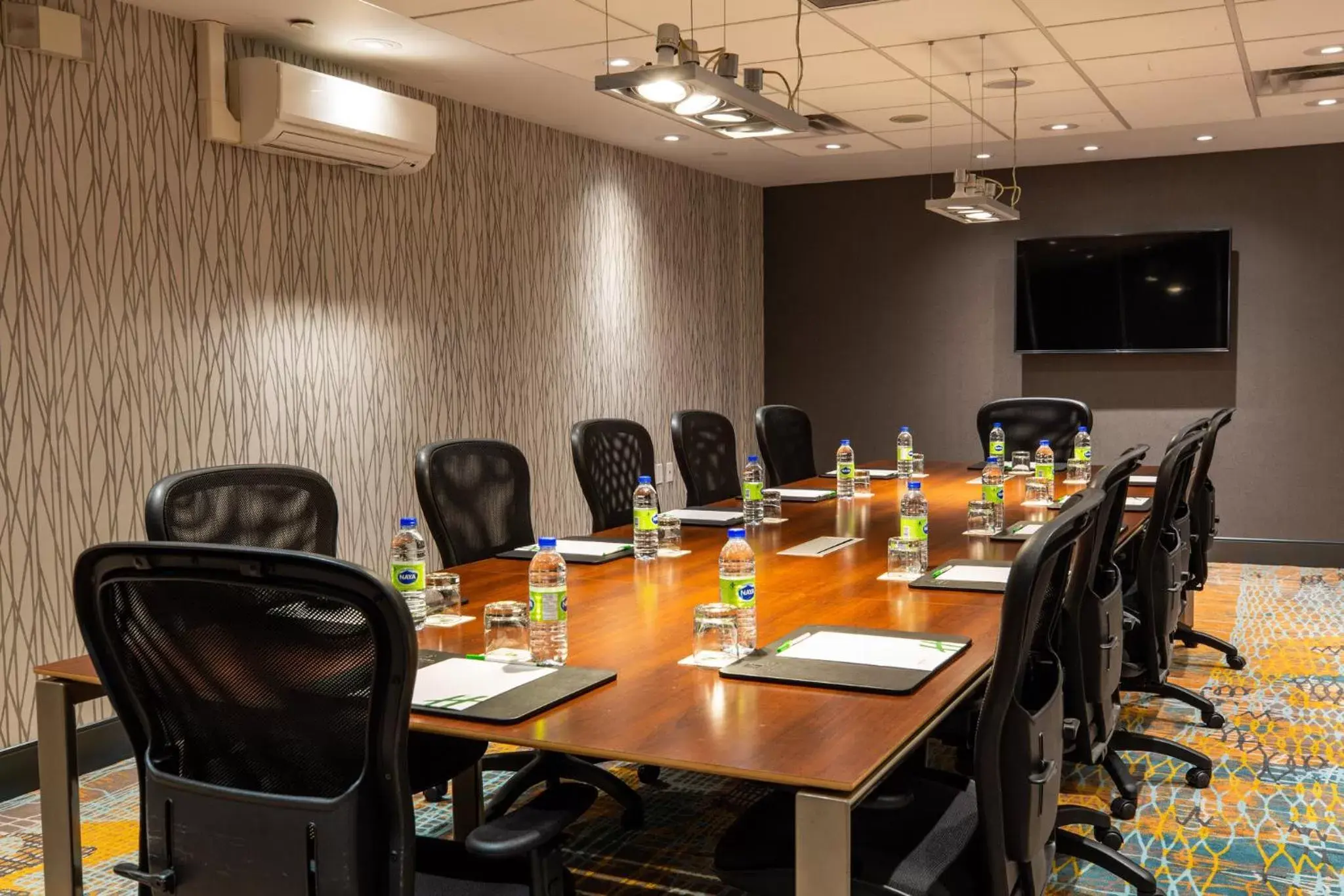 Meeting/conference room in Holiday Inn Toronto Downtown Centre, an IHG Hotel