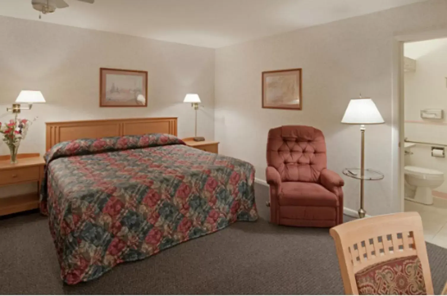 Bed in Americas Best Value Inn Belleville