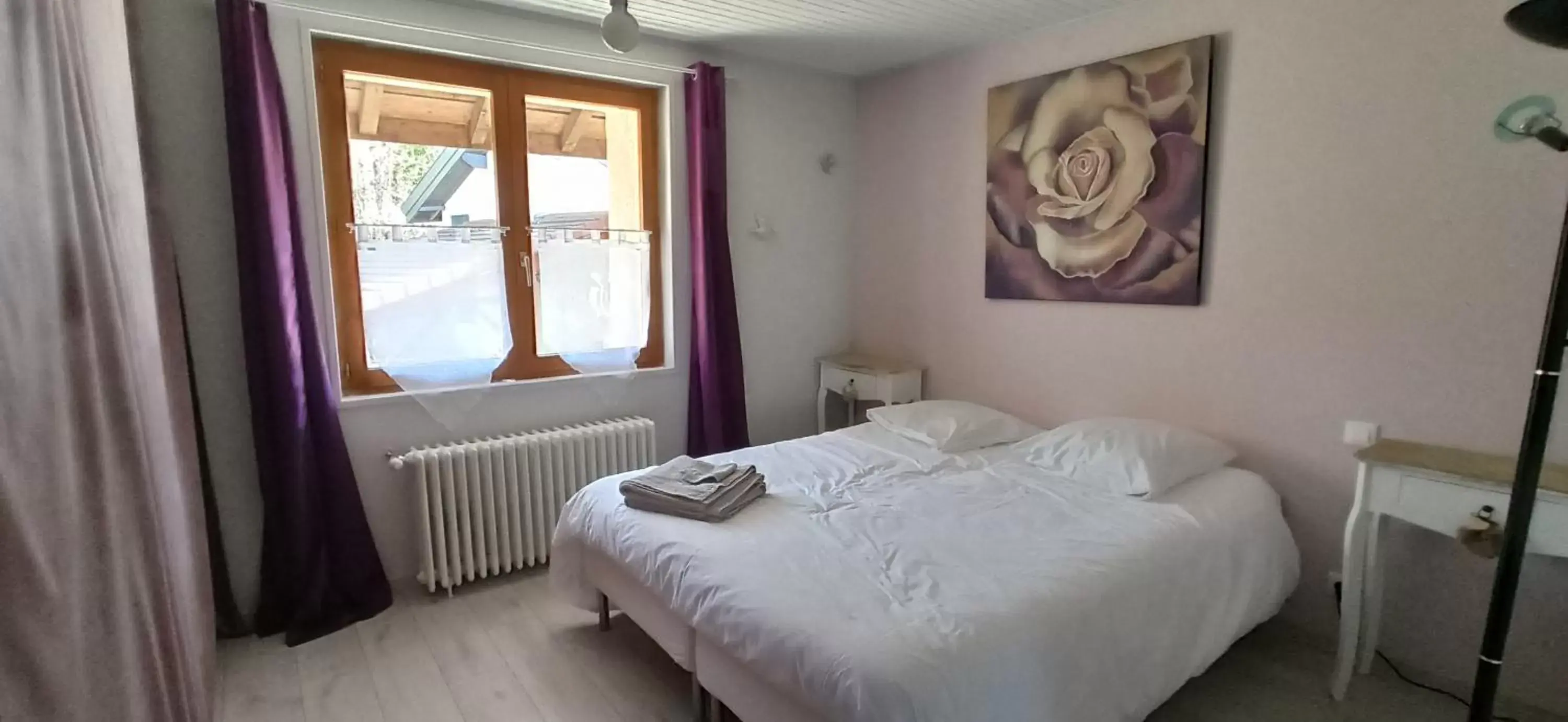 Photo of the whole room, Bed in Maison au calme
