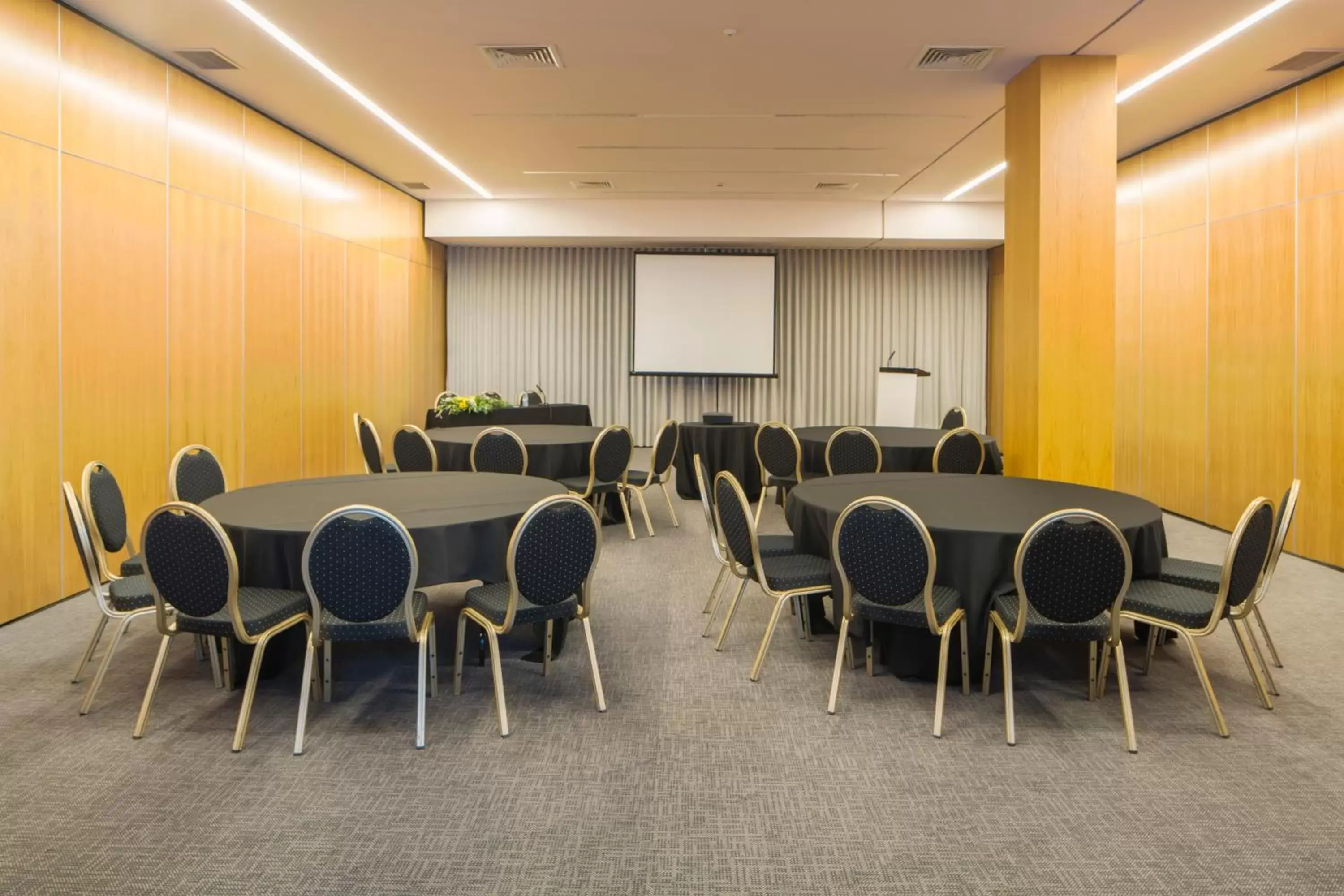 Meeting/conference room in NH Coimbra Dona Ines