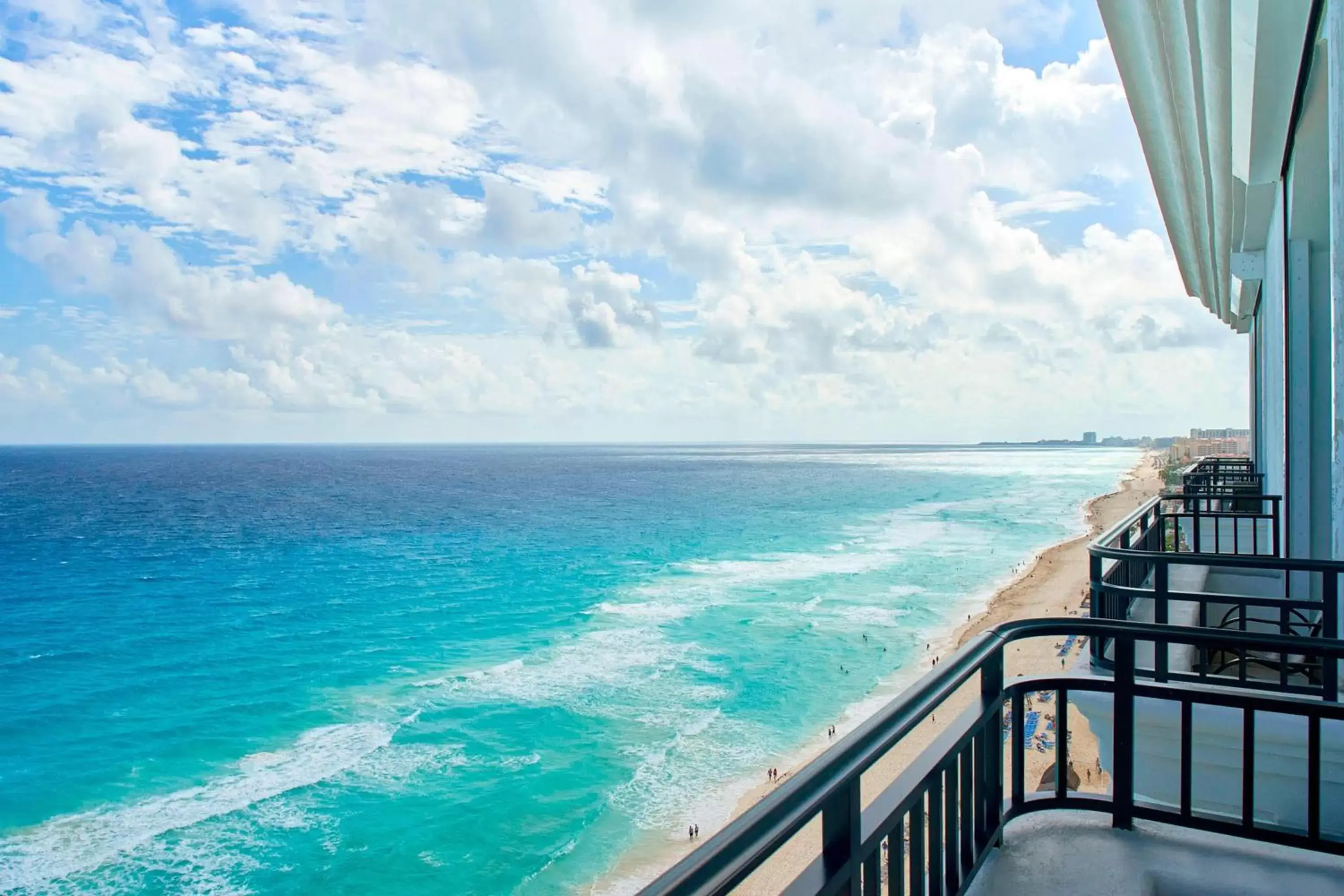 Photo of the whole room, Sea View in JW Marriott Cancun Resort & Spa