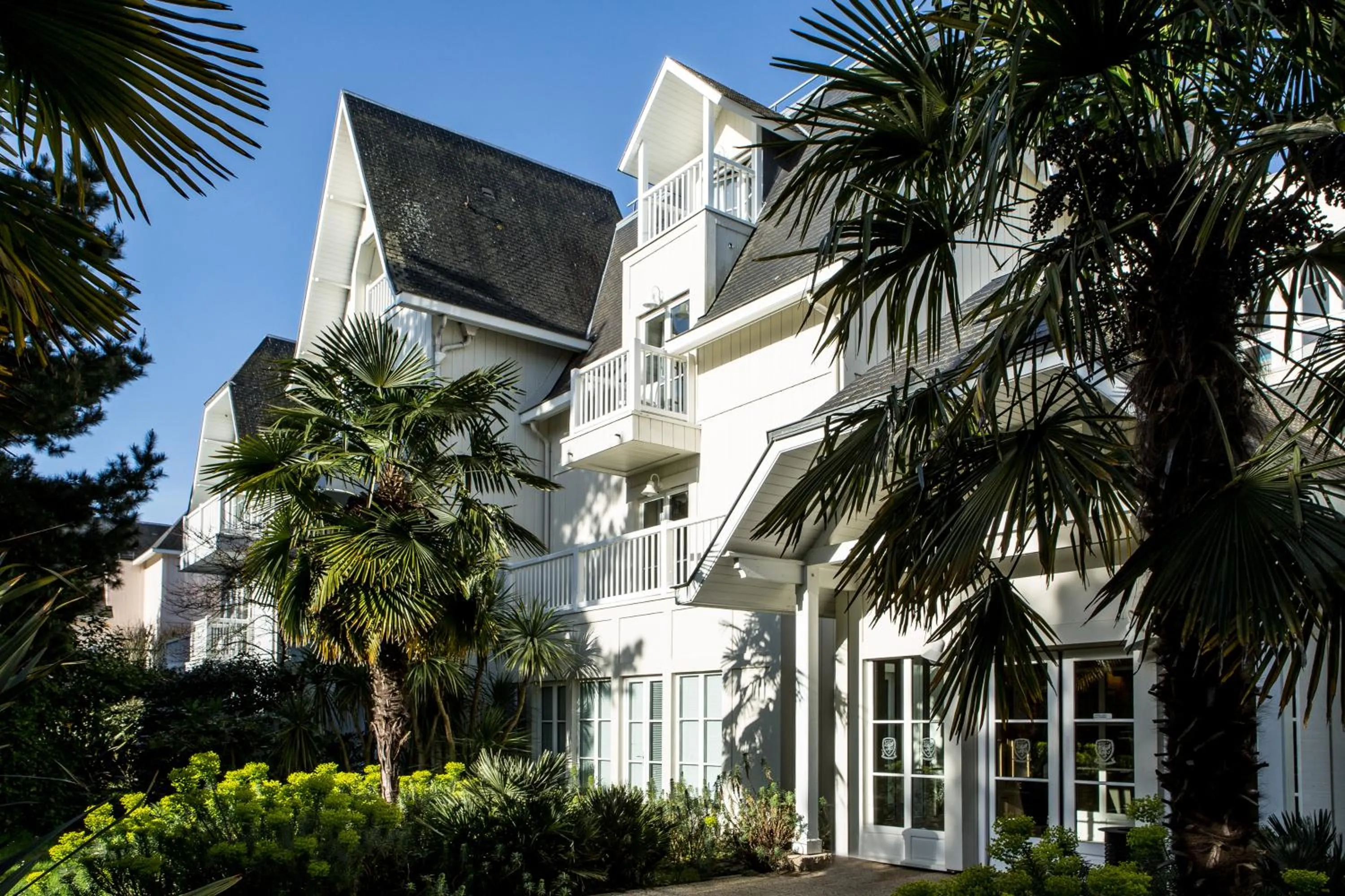 Property building in Emeria Dinard Thalasso Spa