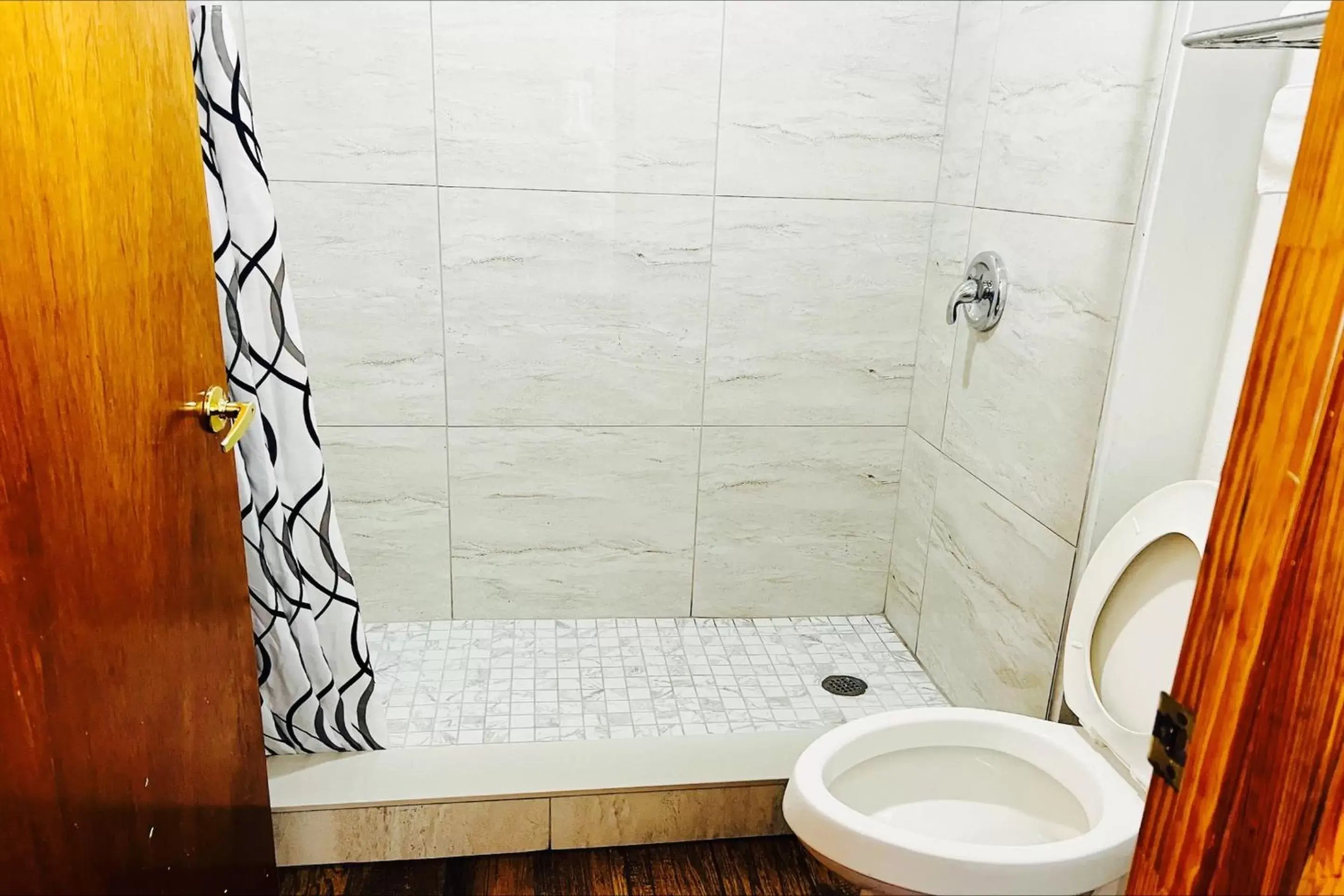 Bathroom in Western Motel, Thomasville Bathroom in Western Motel, Thomasville