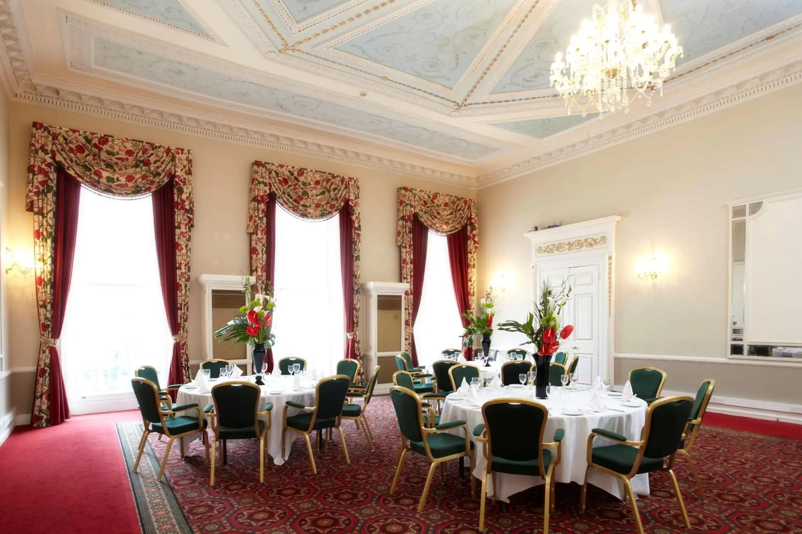Meeting/conference room, Restaurant/Places to Eat in DoubleTree by Hilton Hotel London - Marble Arch