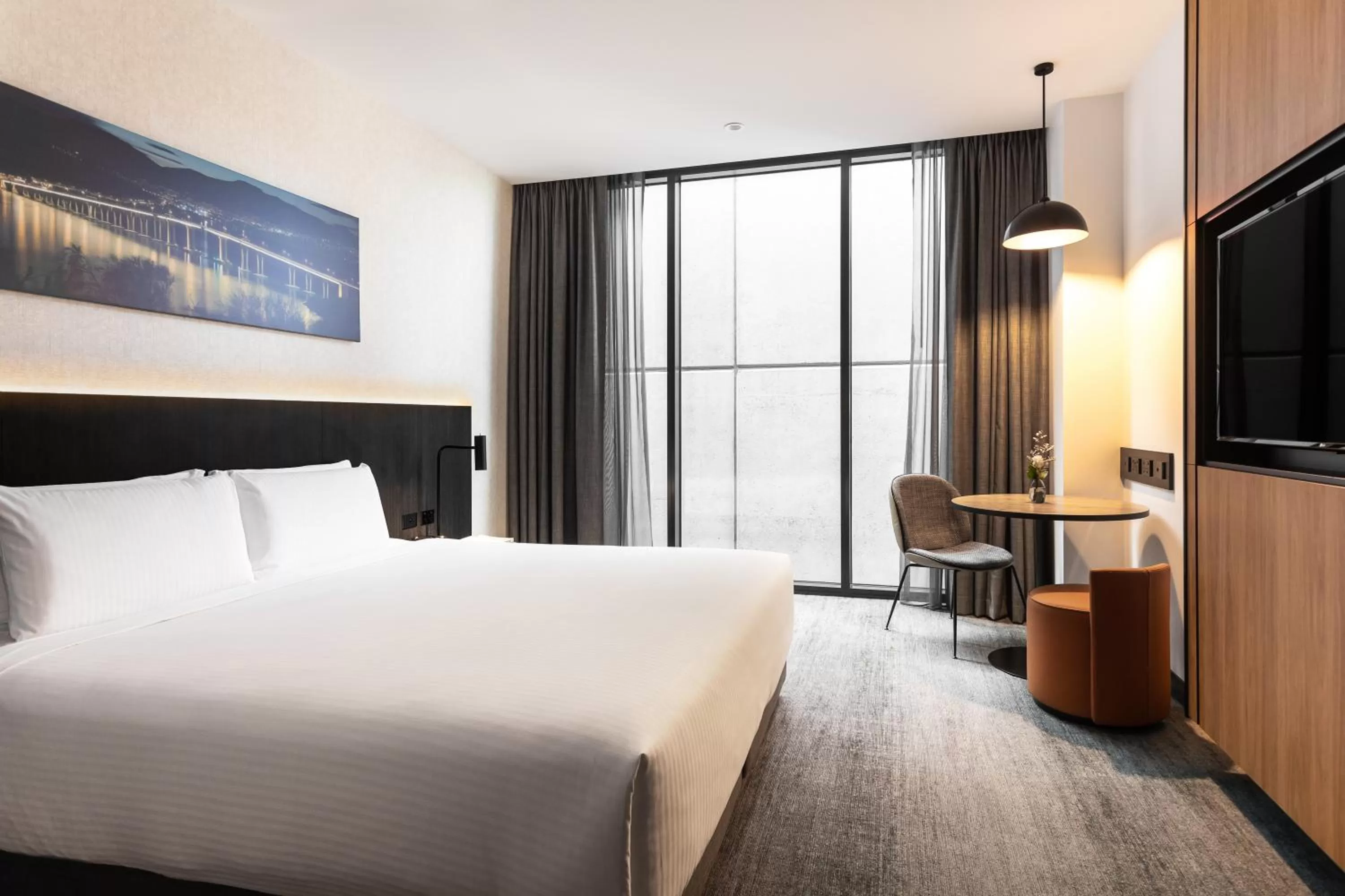 Bedroom, Bed in Mövenpick Hotel Hobart