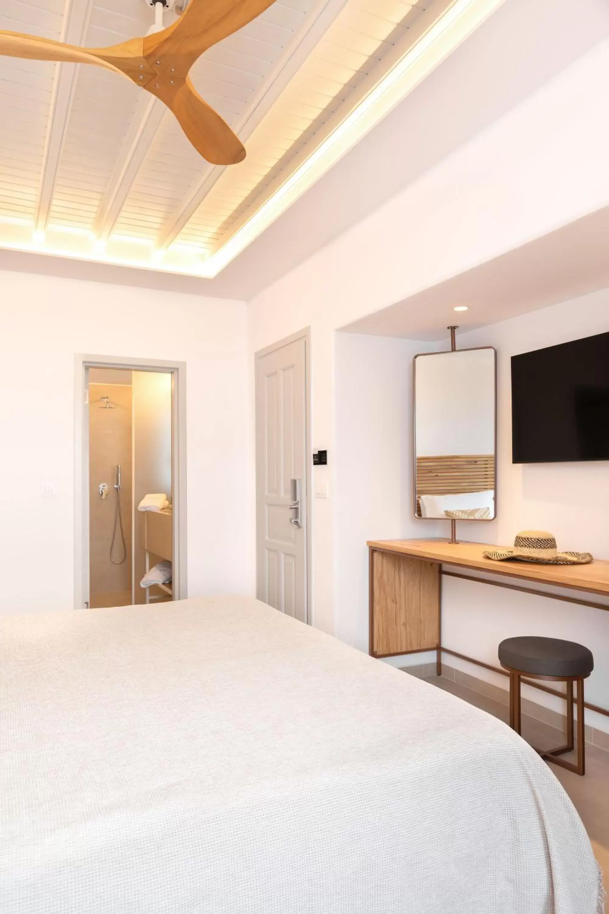 Photo of the whole room, Bed in Elena Hotel Mykonos Photo of the whole room, Bed in Elena Hotel Mykonos