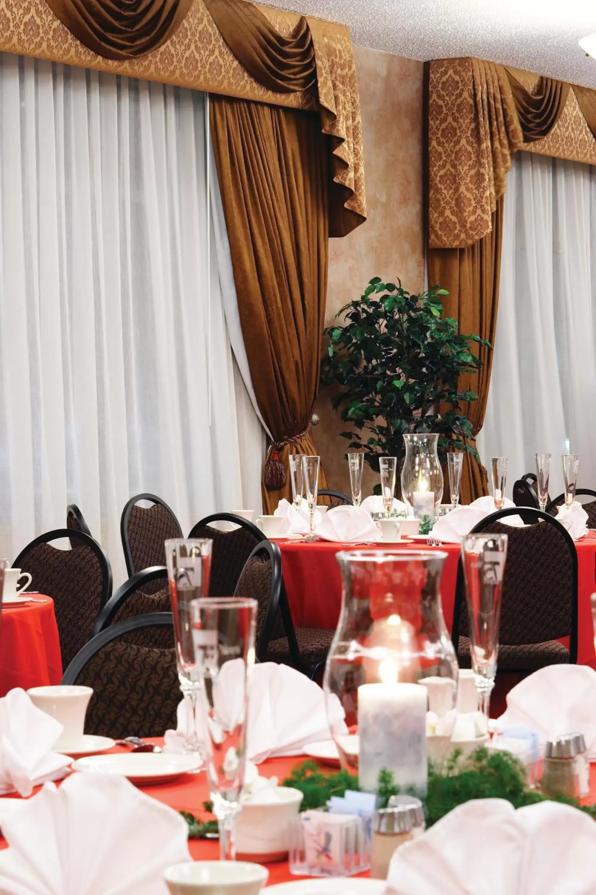 Banquet/Function facilities, Restaurant/Places to Eat in ClubHouse Hotel Sioux Falls