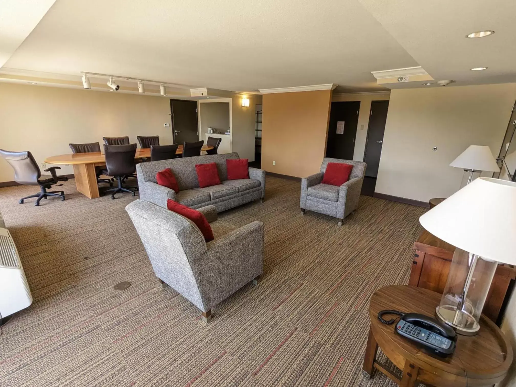 Meeting/conference room, Seating Area in Four Points by Sheraton Little Rock Midtown