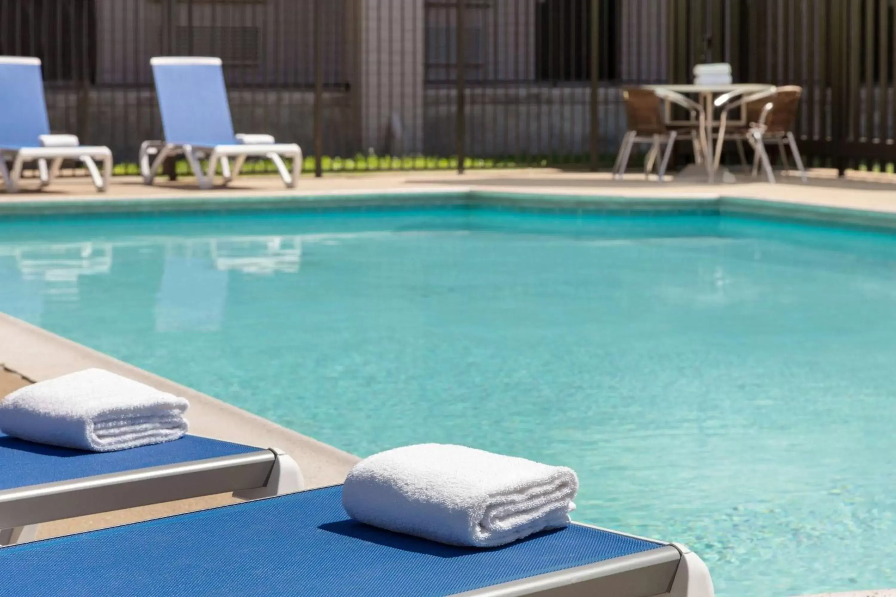 Pool view, Swimming Pool in La Quinta Inn by Wyndham Temple