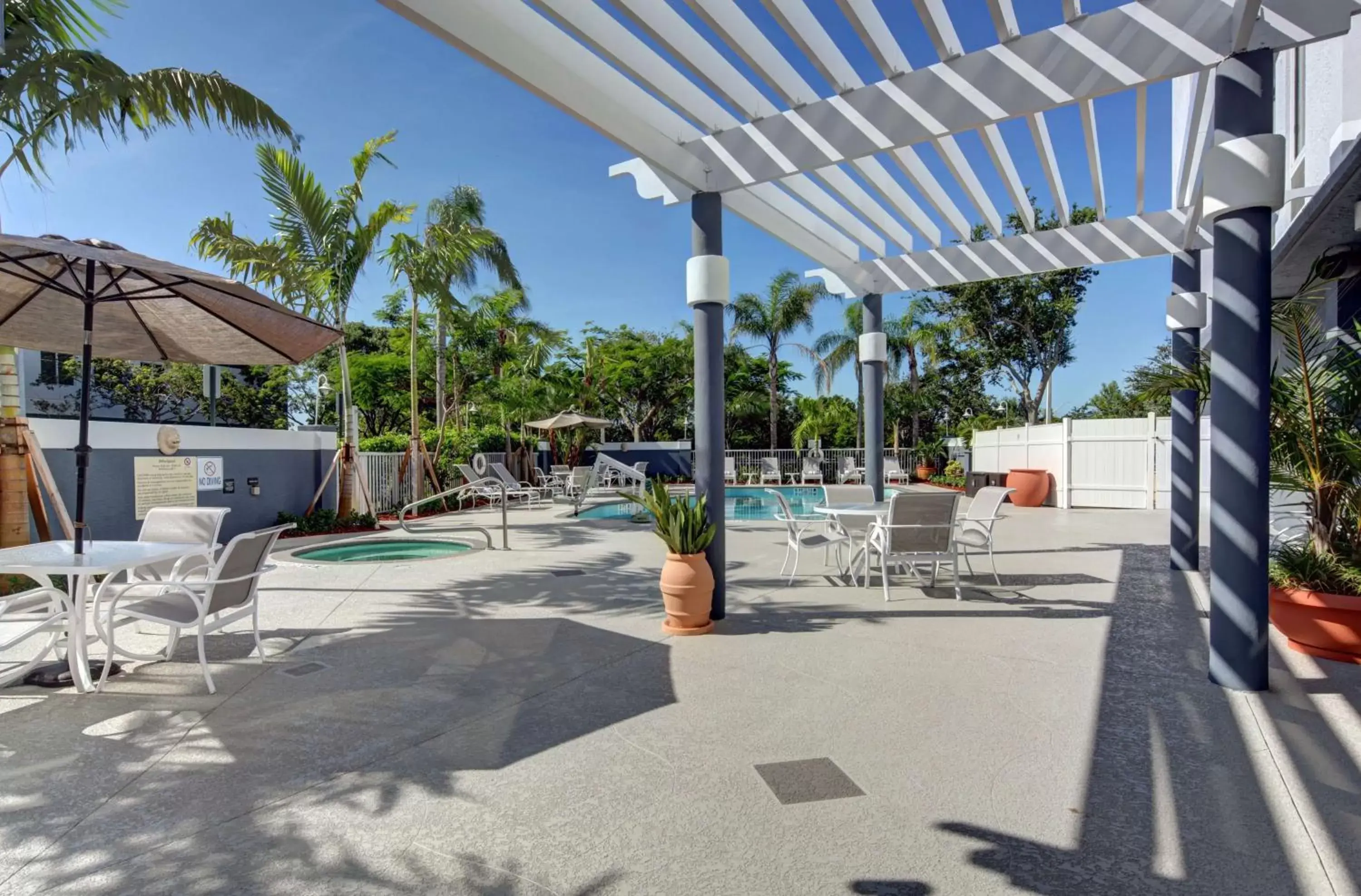 Patio in Hampton Inn Pembroke Pines