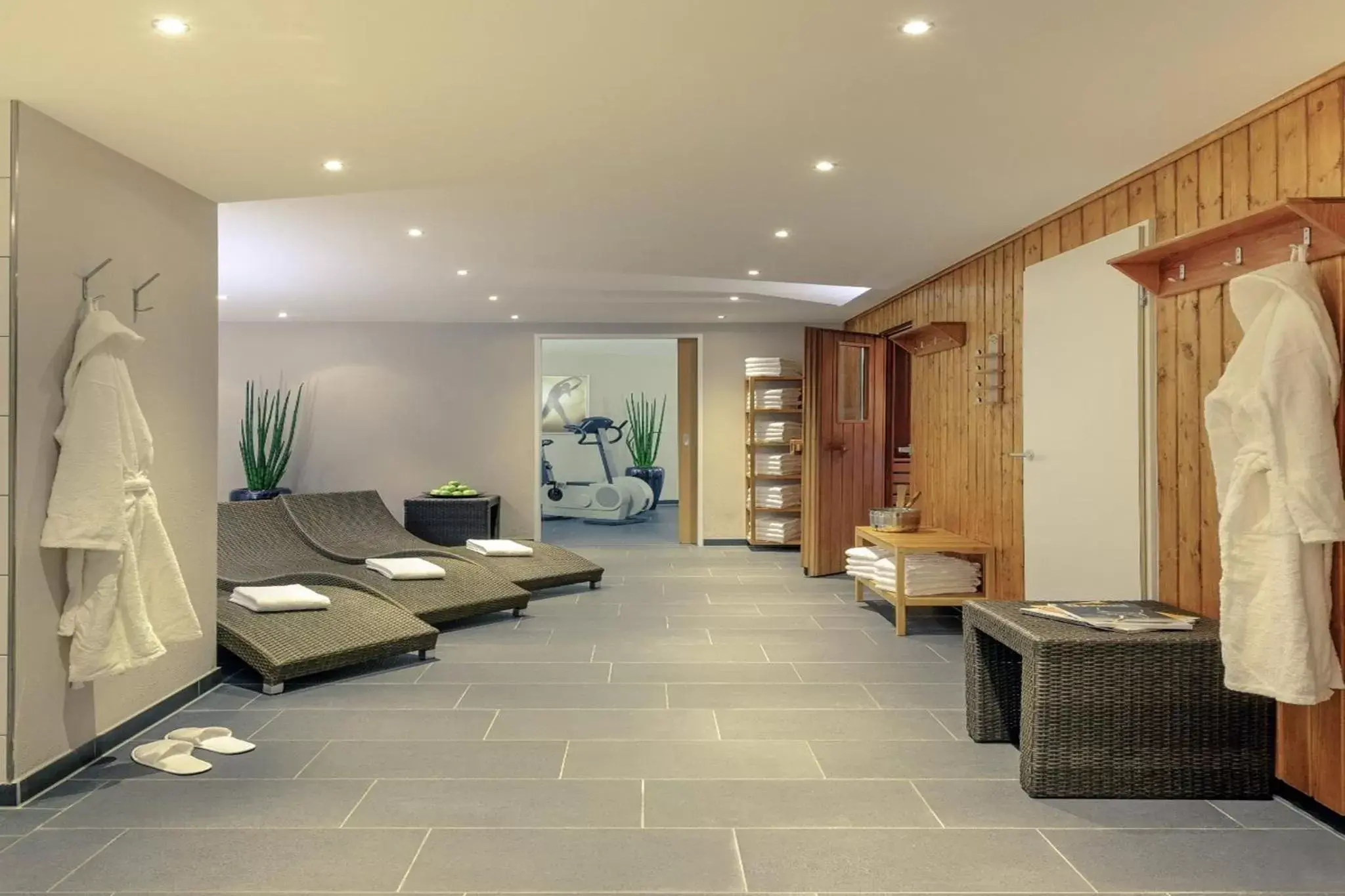 Spa and wellness centre/facilities, Lobby/Reception in voco Dusseldorf Seestern, an IHG Hotel