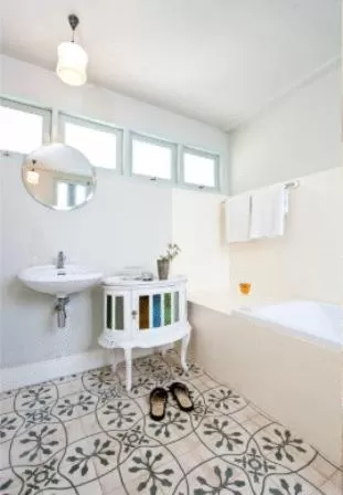 Bathroom in Villa Duangchampa