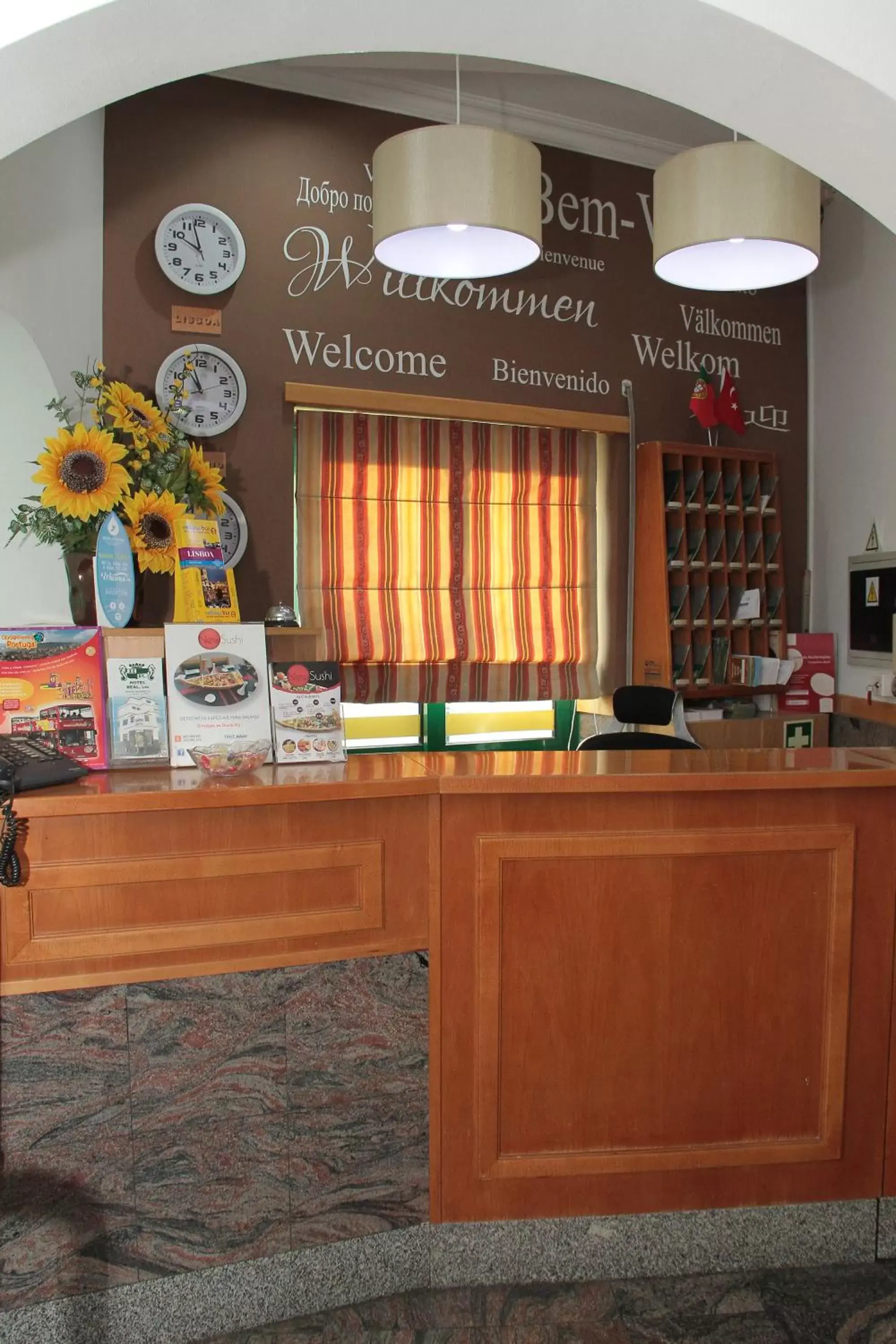 Lobby/Reception in Real Caparica Hotel