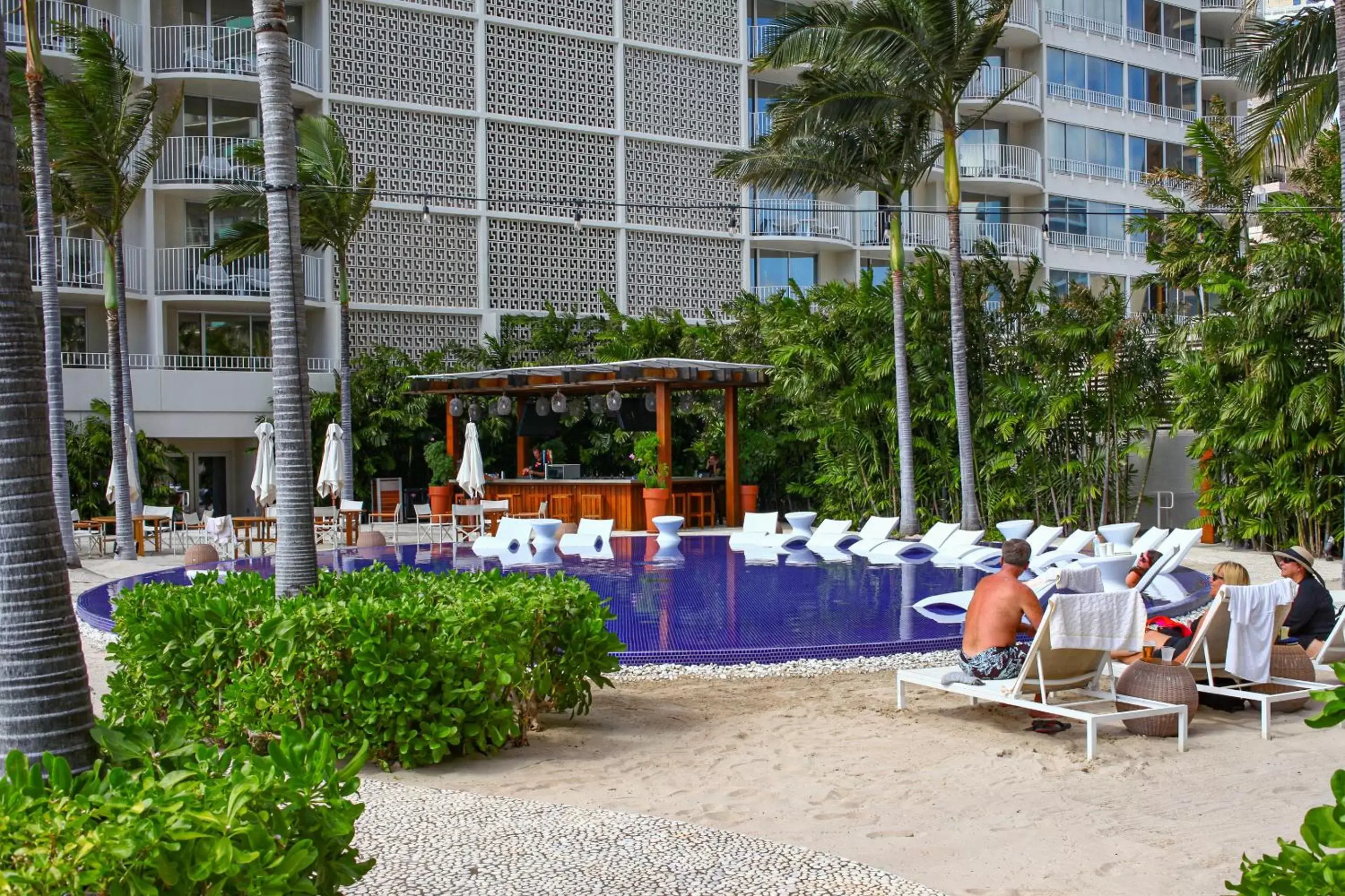 Swimming pool in Hilton Vacation Club The Modern Honolulu