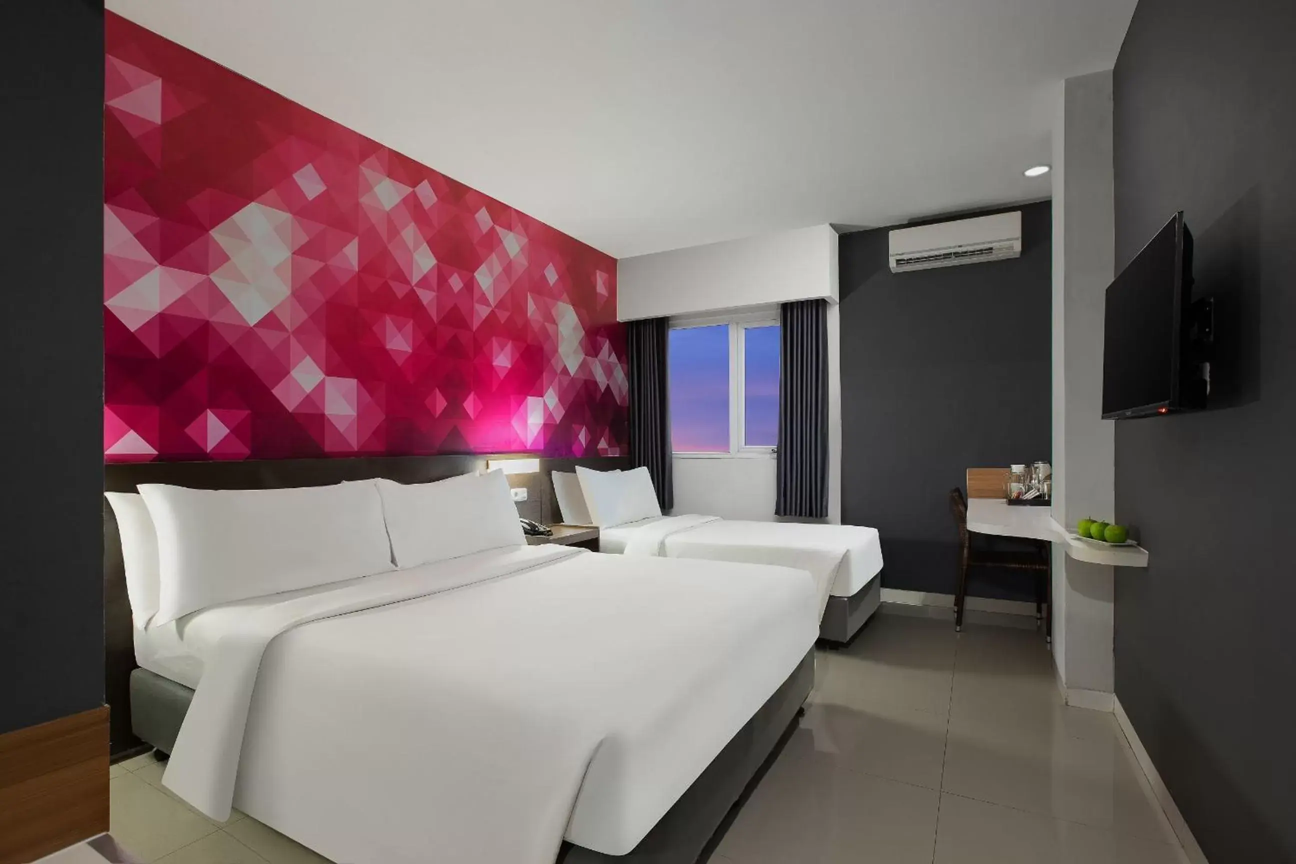 Bedroom, Bed in favehotel Diponegoro