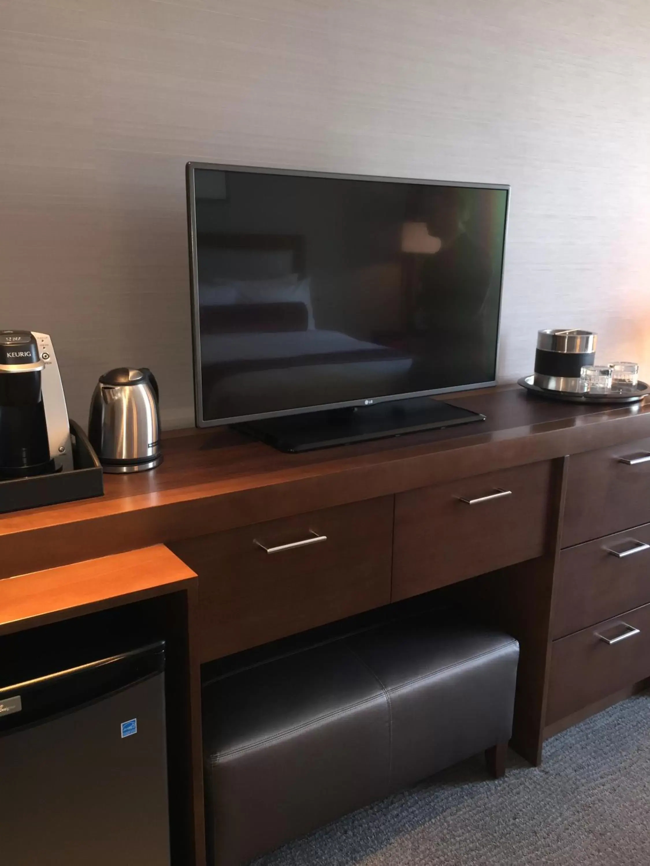 TV and multimedia, TV/Entertainment Center in Parkwest Bicycle Casino