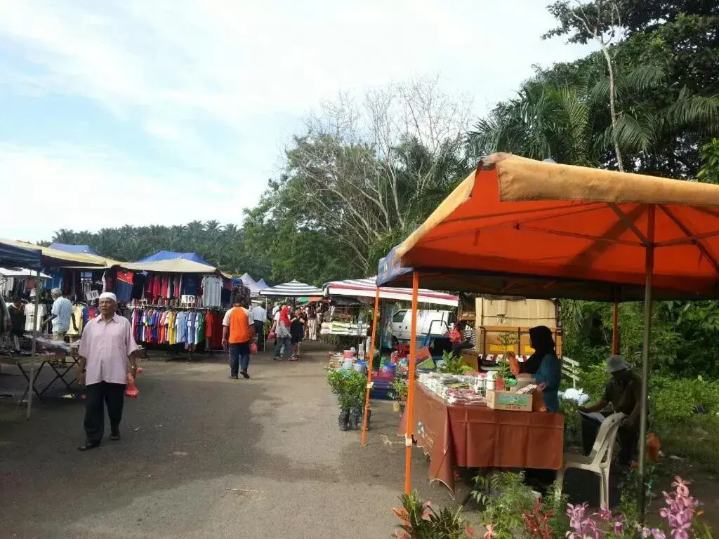 Shopping Area, Supermarket/Shops in Casa Hotel near KLIA 1