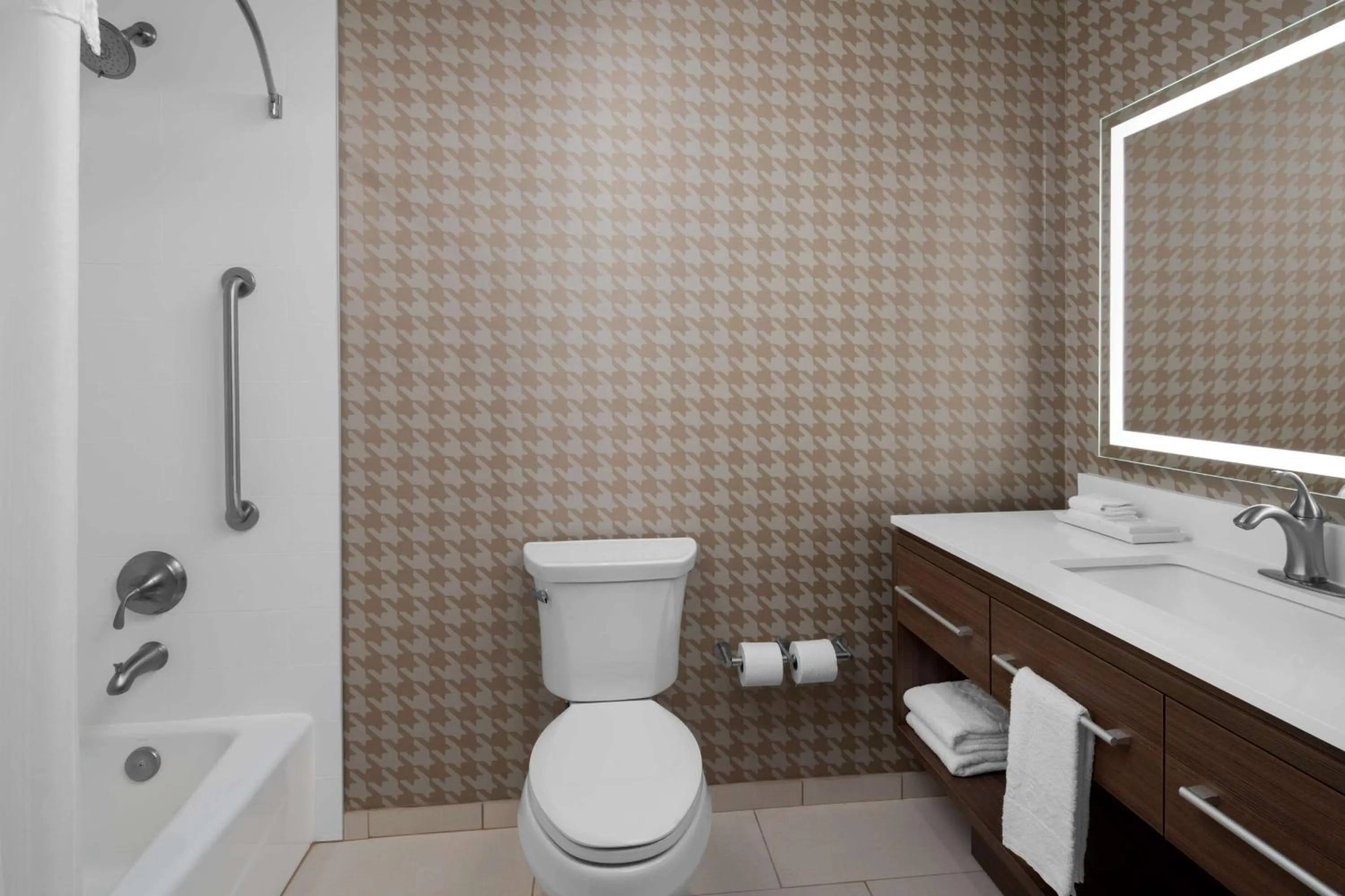 Bathroom in Home2 Suites By Hilton Hobbs