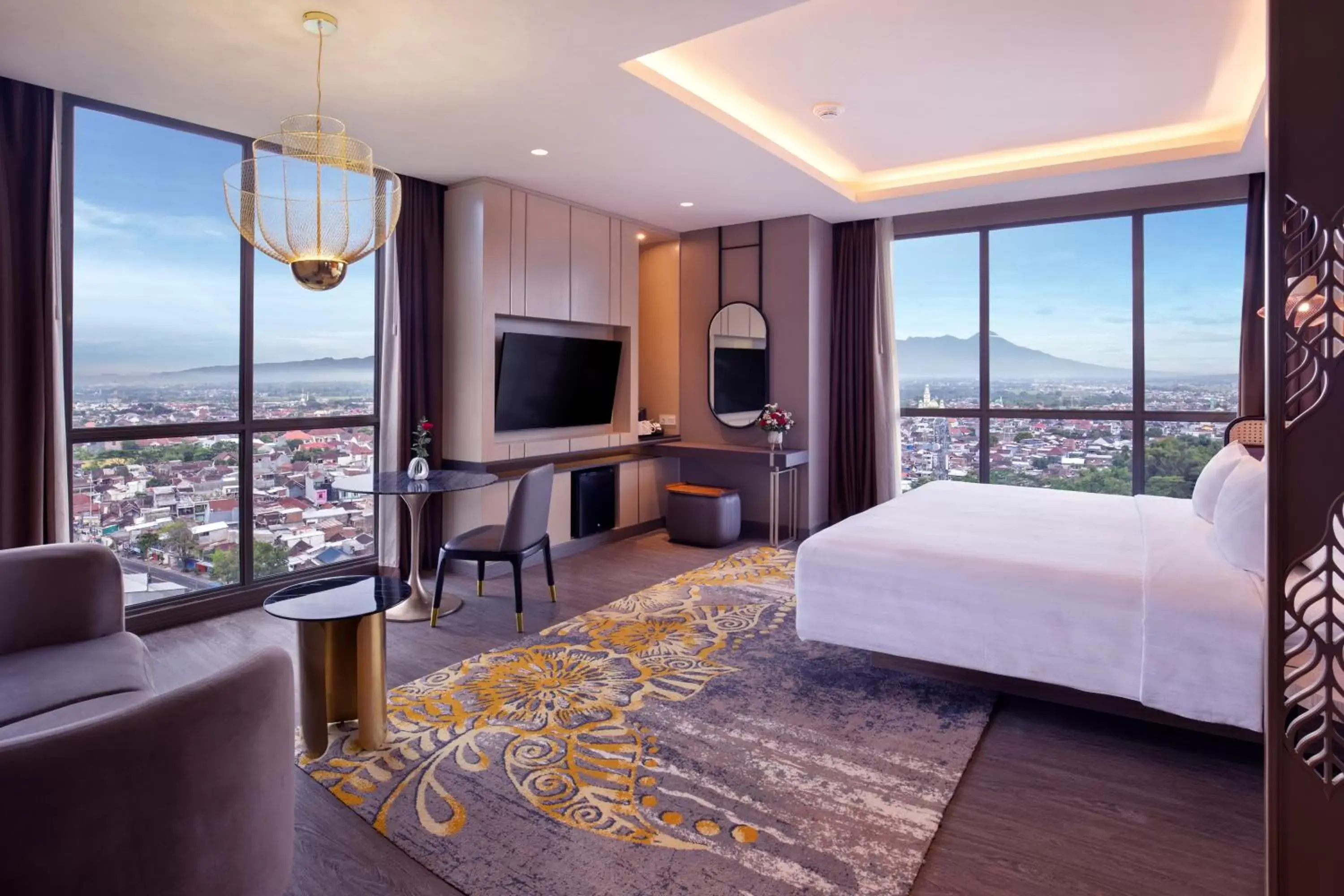 Bedroom in Grand Mercure Malang