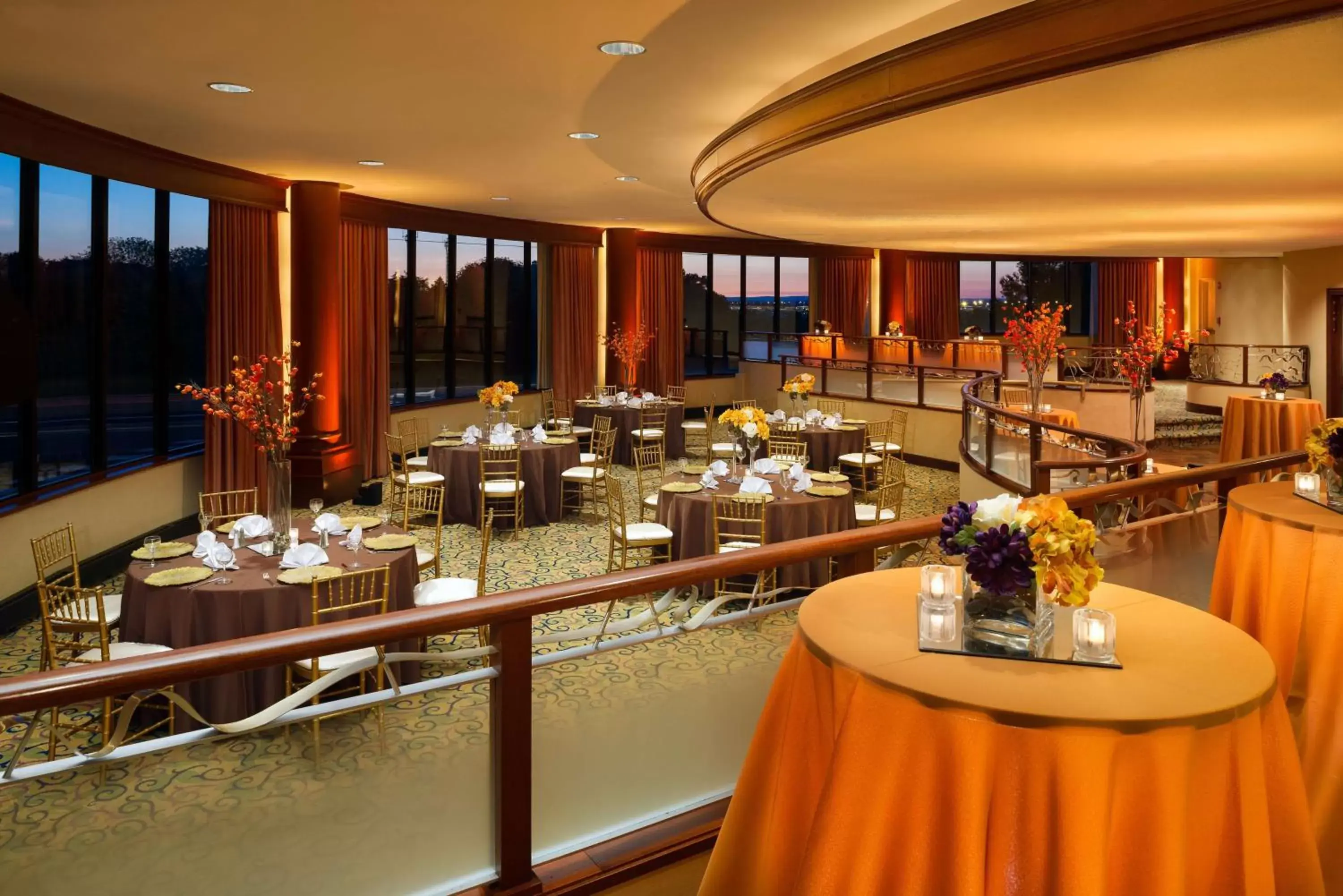 Meeting/conference room, Restaurant/Places to Eat in Hilton Washington Dulles Airport