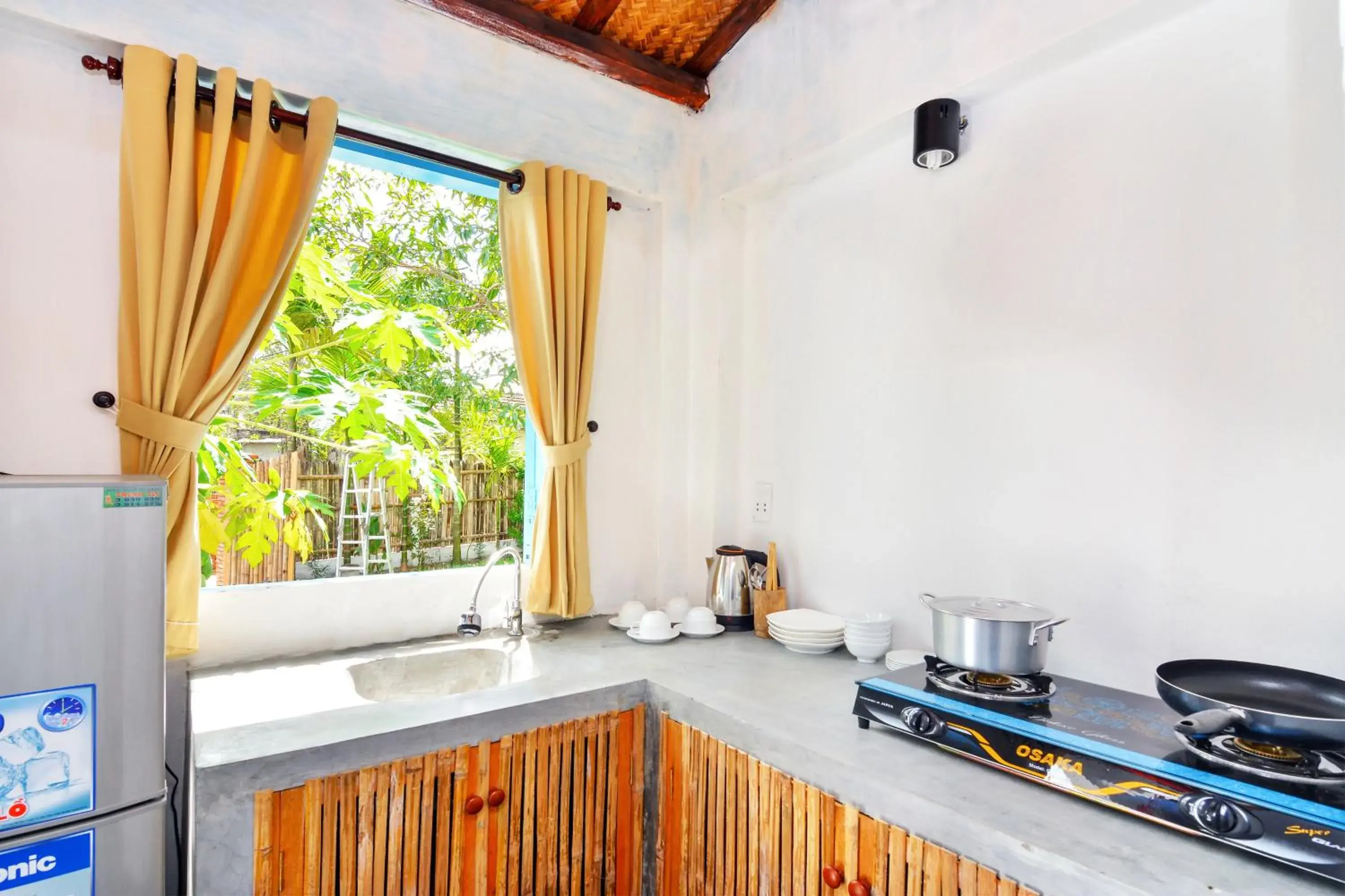 Kitchen or kitchenette, Kitchen/Kitchenette in Local Beach Homestay