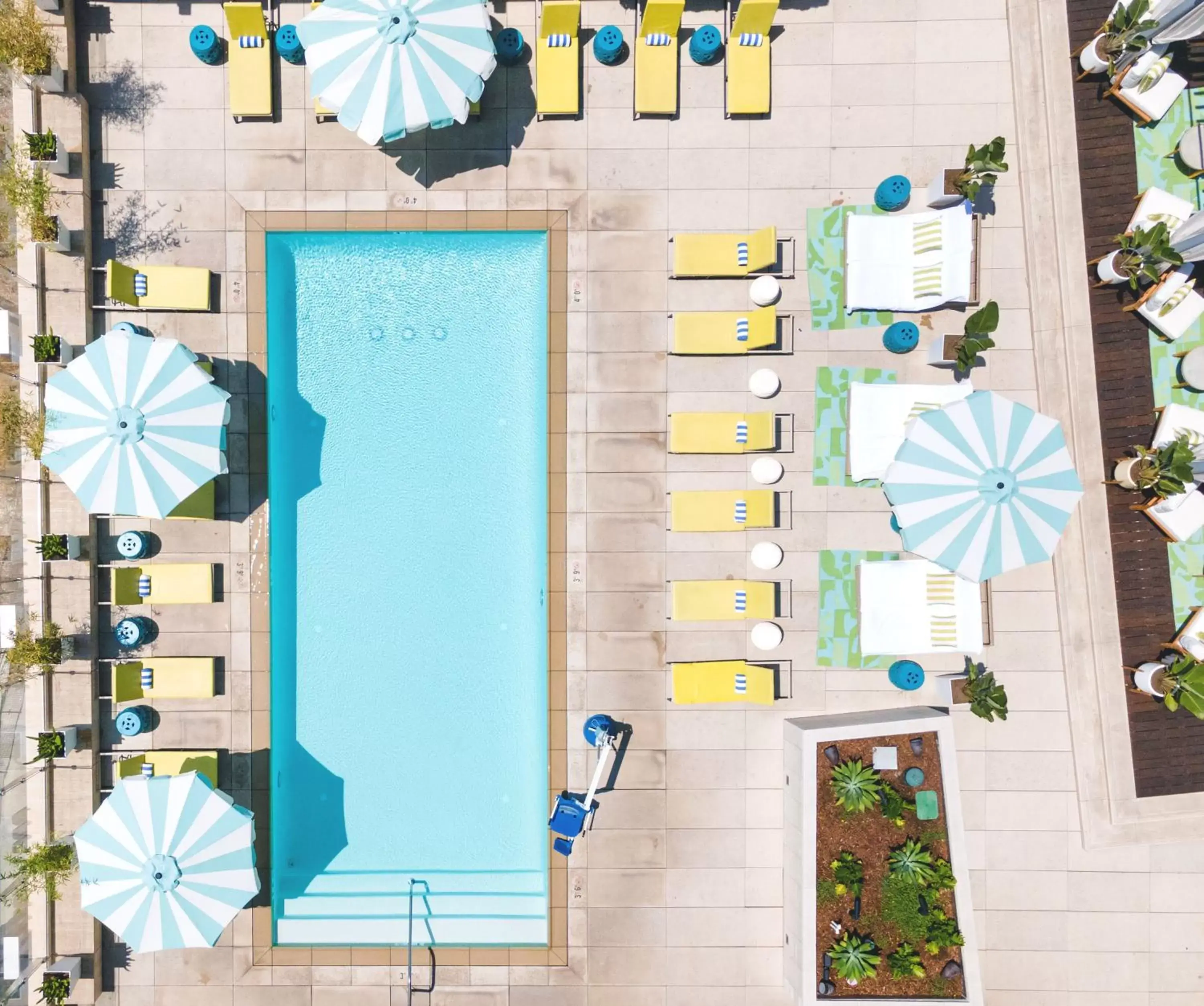 Swimming pool, Floor Plan in Hotel Indigo - Los Angeles Downtown, an IHG Hotel