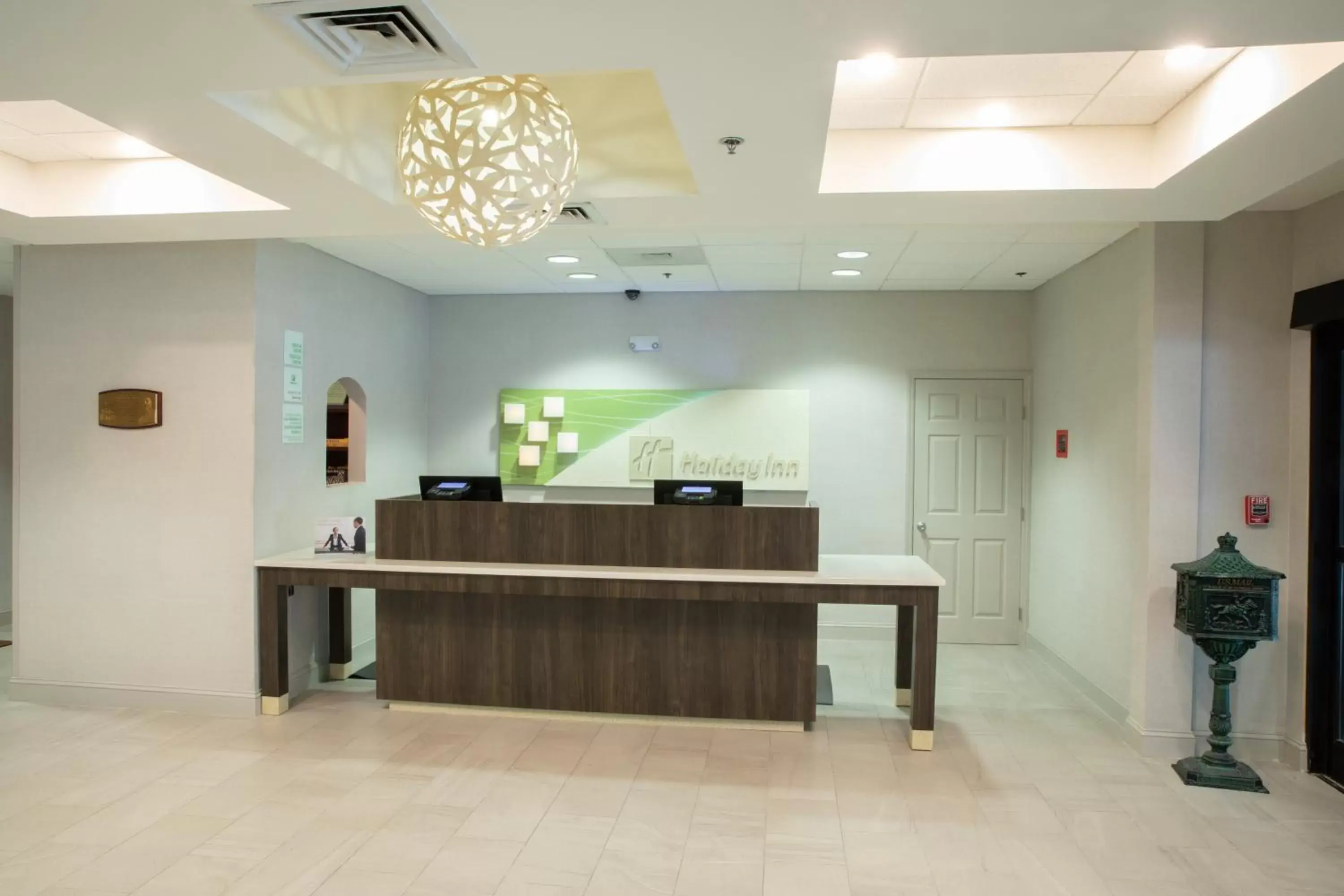 Property building, Lobby/Reception in Holiday Inn & Suites Raleigh Cary, an IHG Hotel