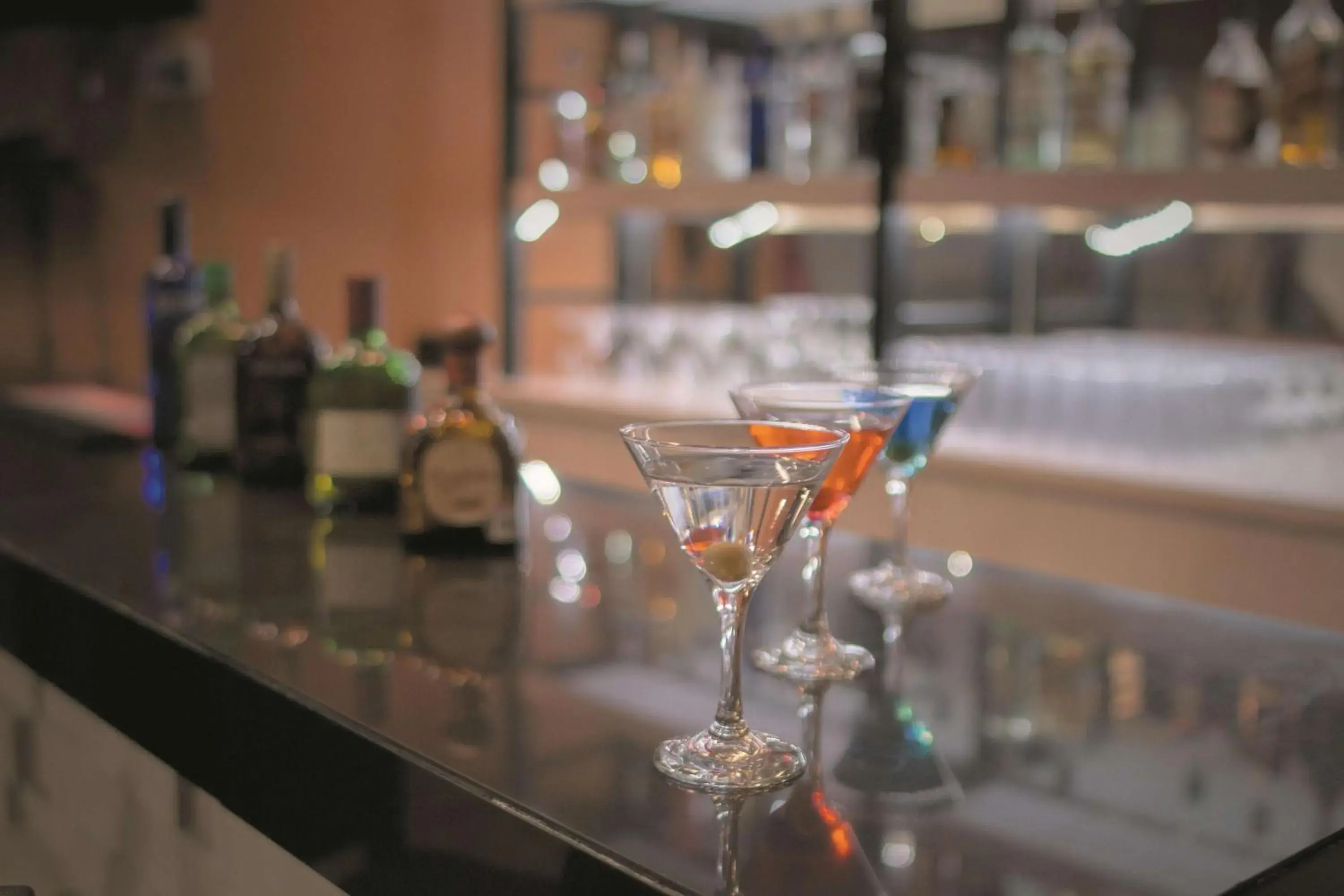 Lounge or bar, Drinks in CHN Hotel Monterrey Norte, Trademark Collection by Wyndham