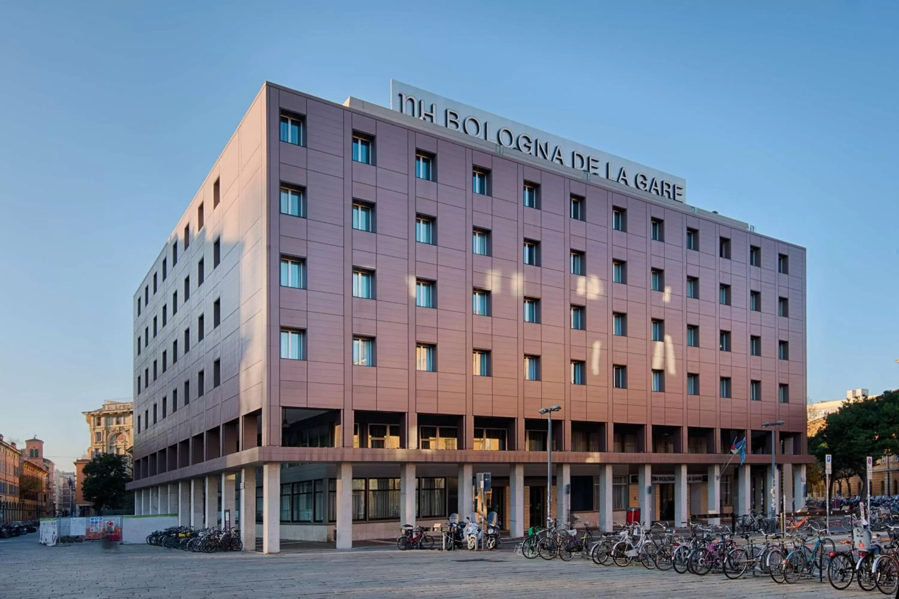 Property Building in NH Bologna De La Gare