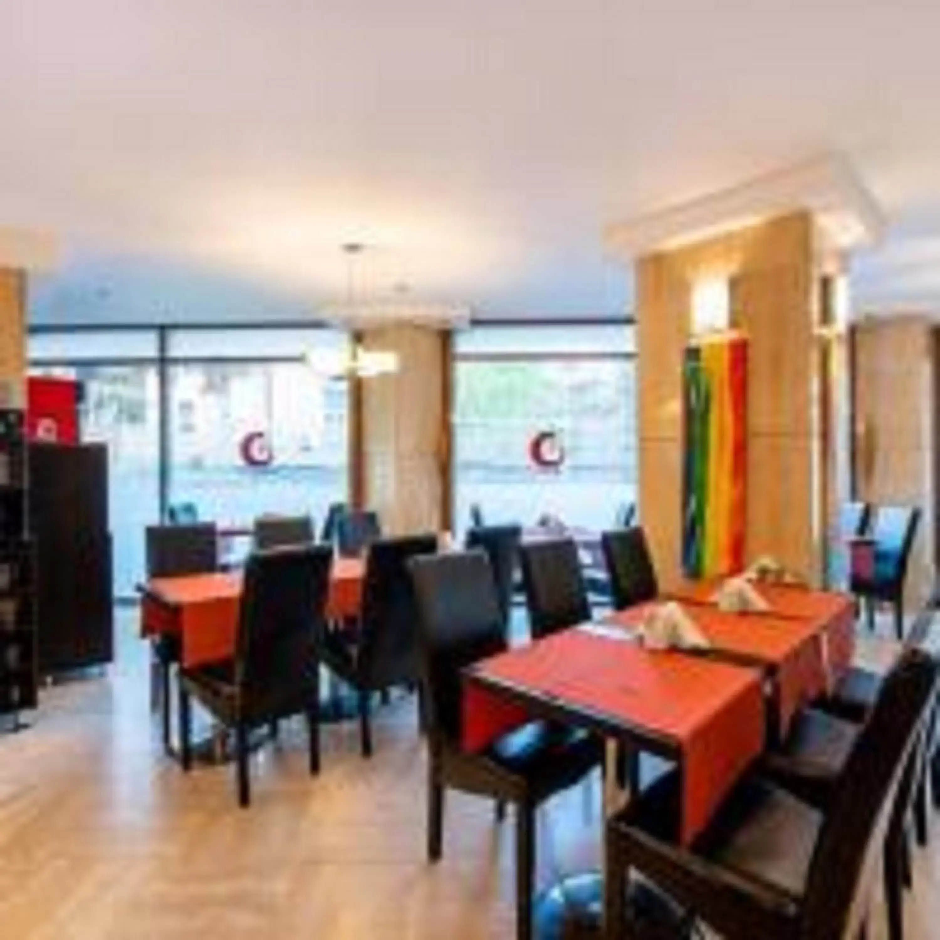 Restaurant/Places to Eat in Hotel Duke Armeneasca - Ex Tempo