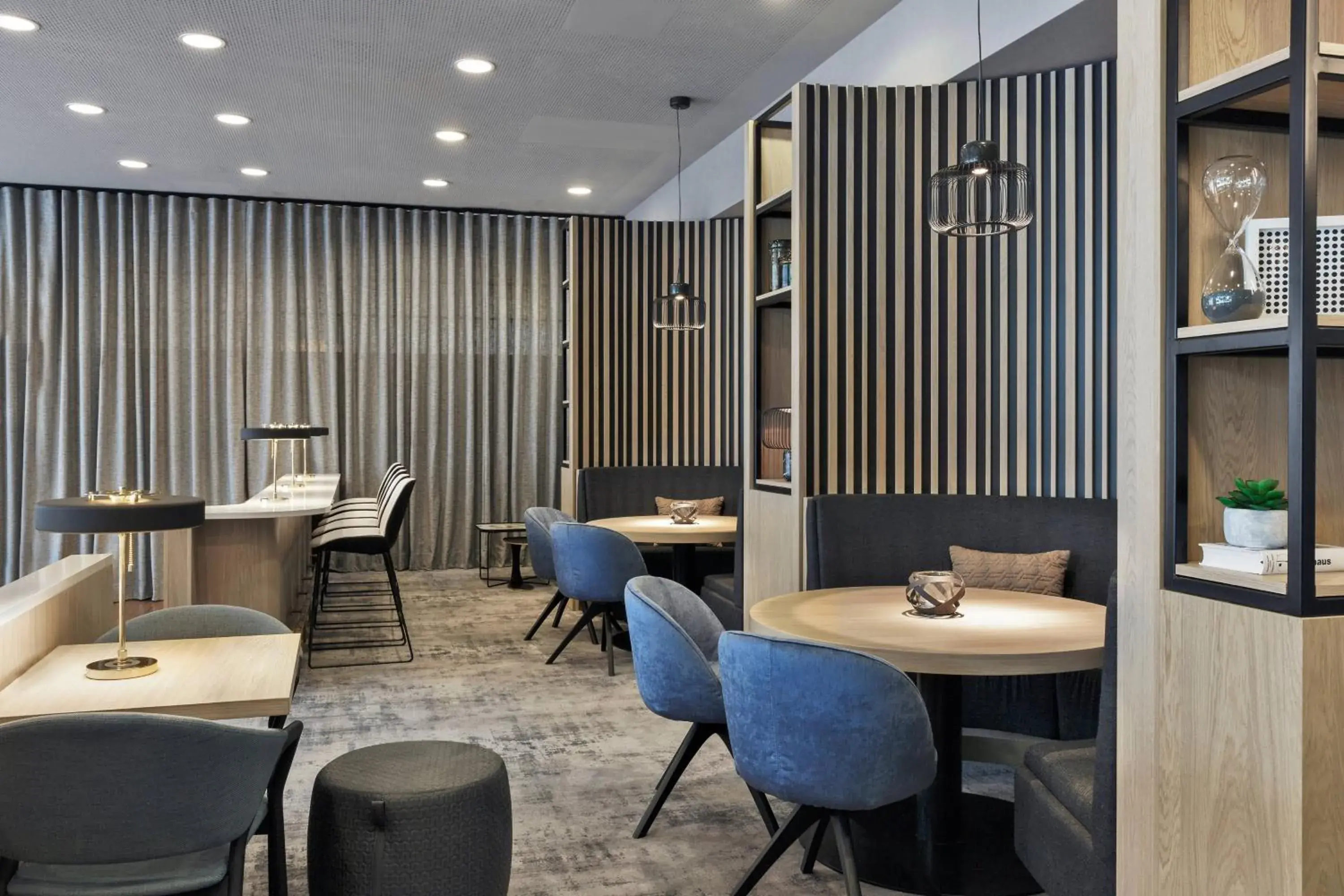 Kitchen or kitchenette, Restaurant/Places to Eat in Courtyard by Marriott Munich City East