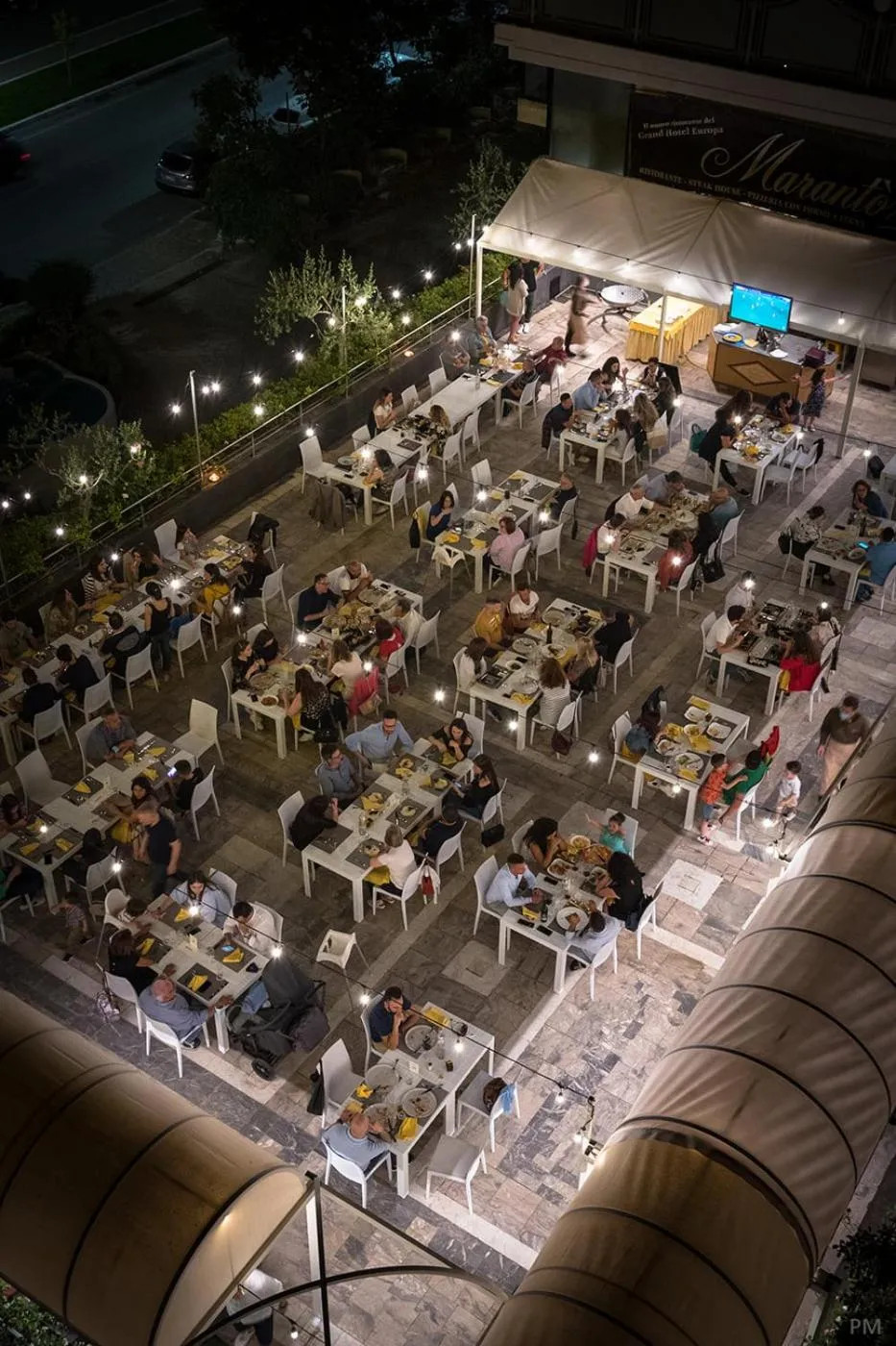 Restaurant/places to eat in Grand Hotel Europa